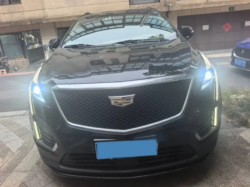 2021 CADILLAC XT5 thumbnail 2