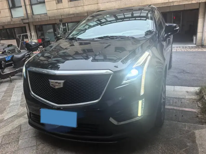 2021 CADILLAC XT5 view 1