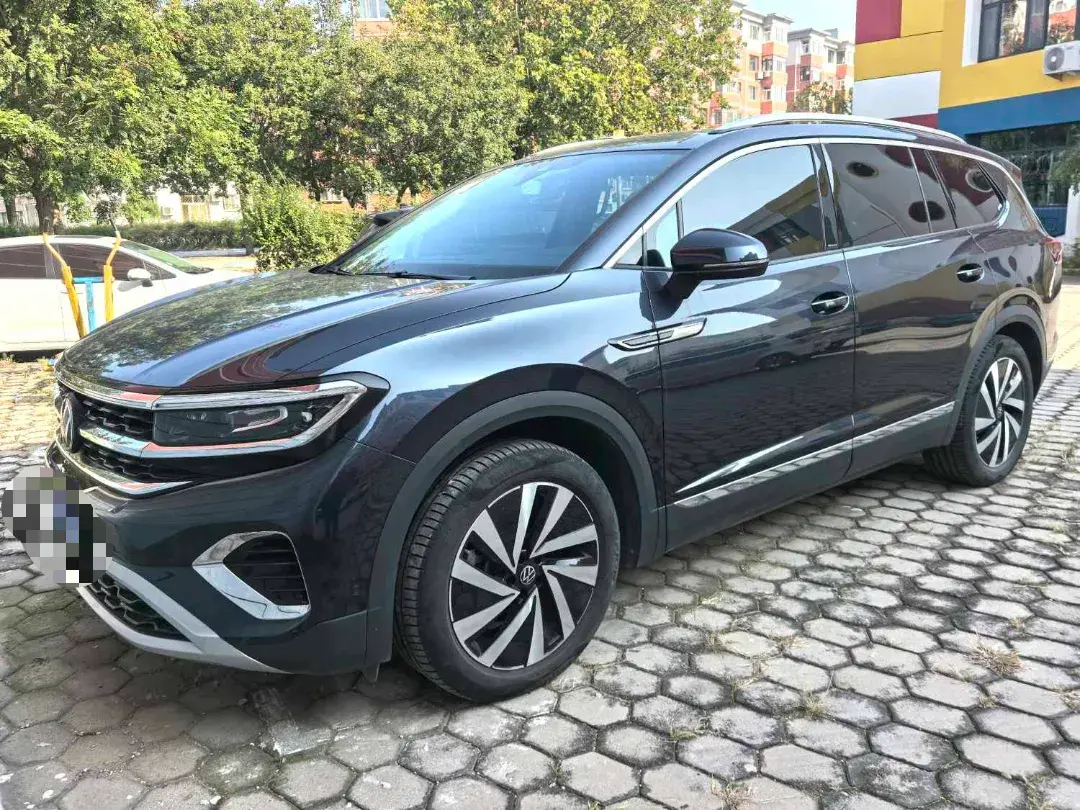 2021 VOLKSWAGEN TALAGON view 1