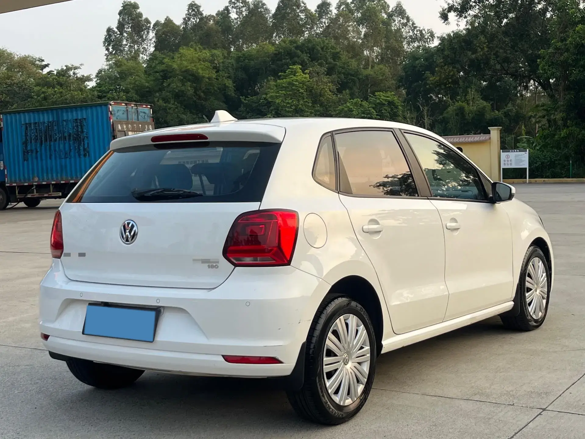 2018 VOLKSWAGEN POLO thumbnail 4
