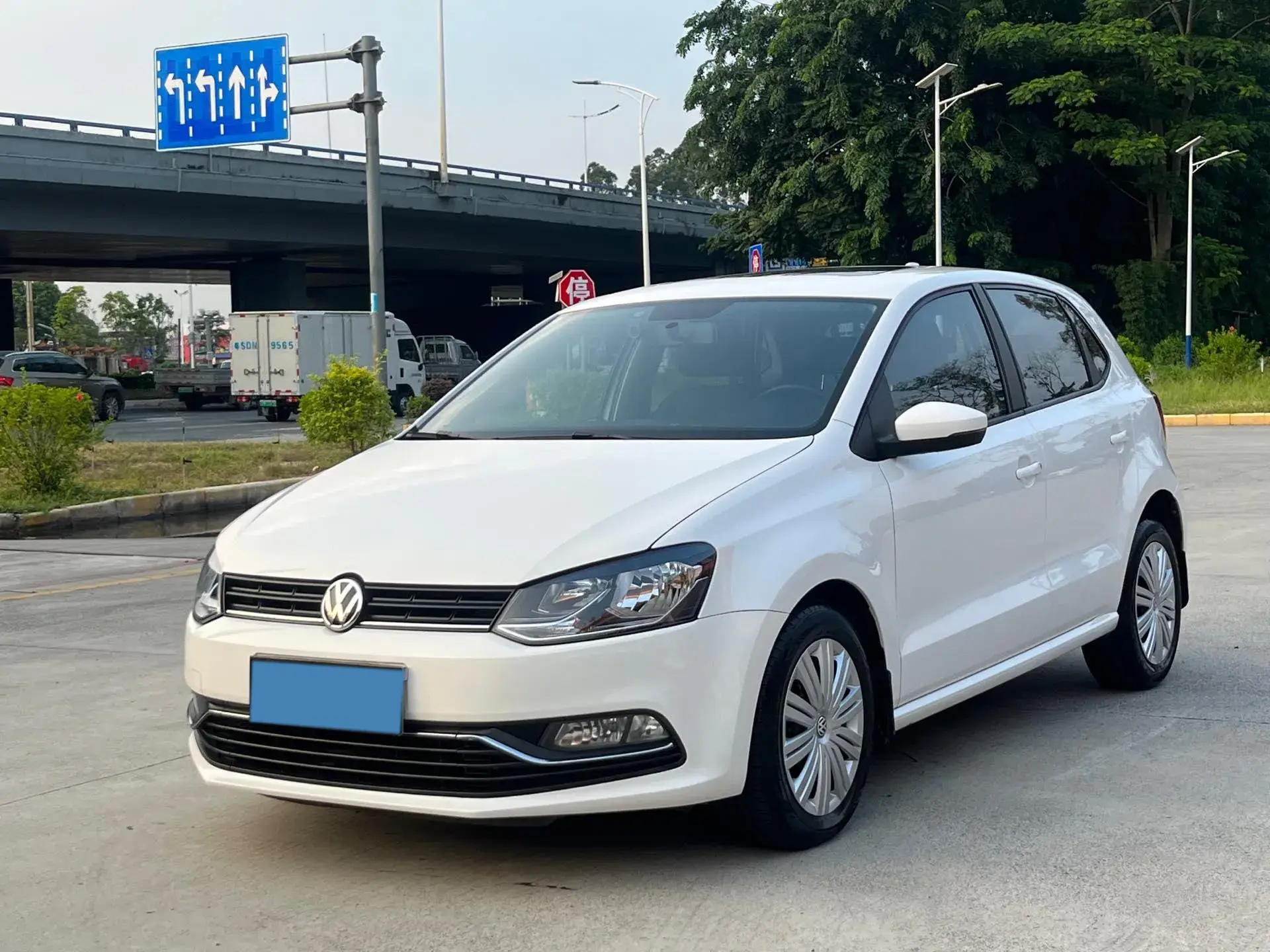 2018 VOLKSWAGEN POLO view 1