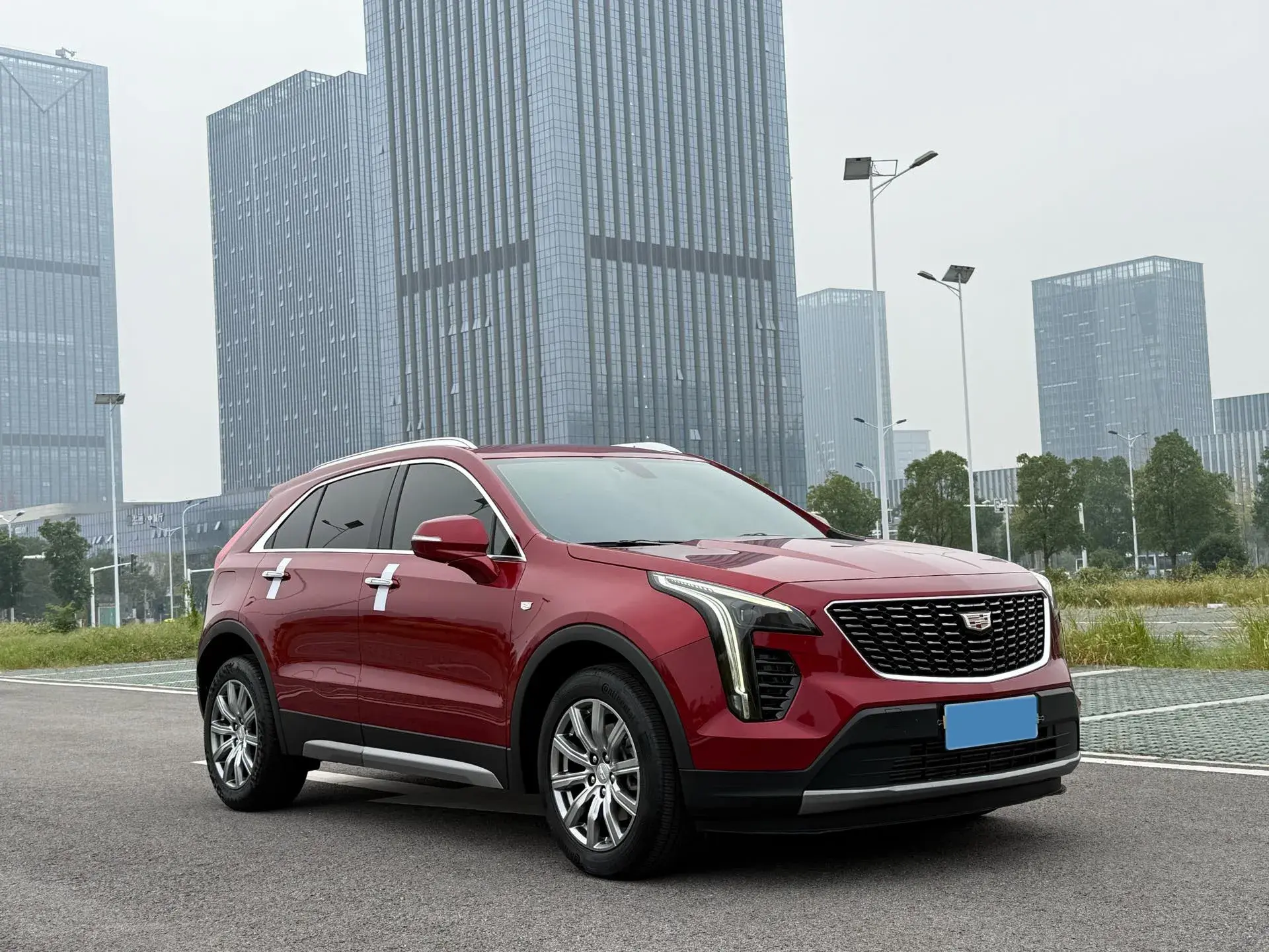 2021 CADILLAC XT4 thumbnail 3