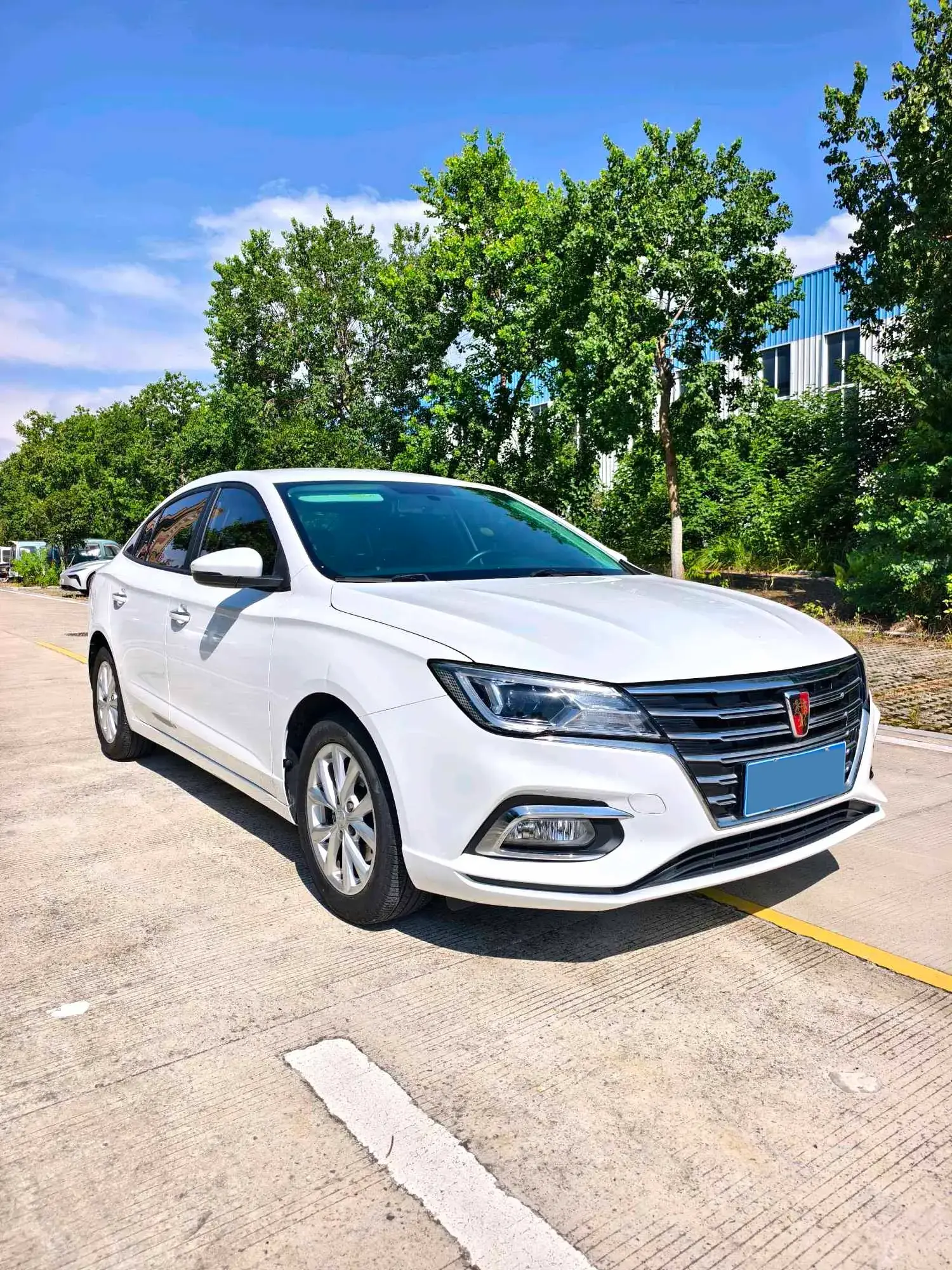 2019 ROEWE I5 thumbnail 3