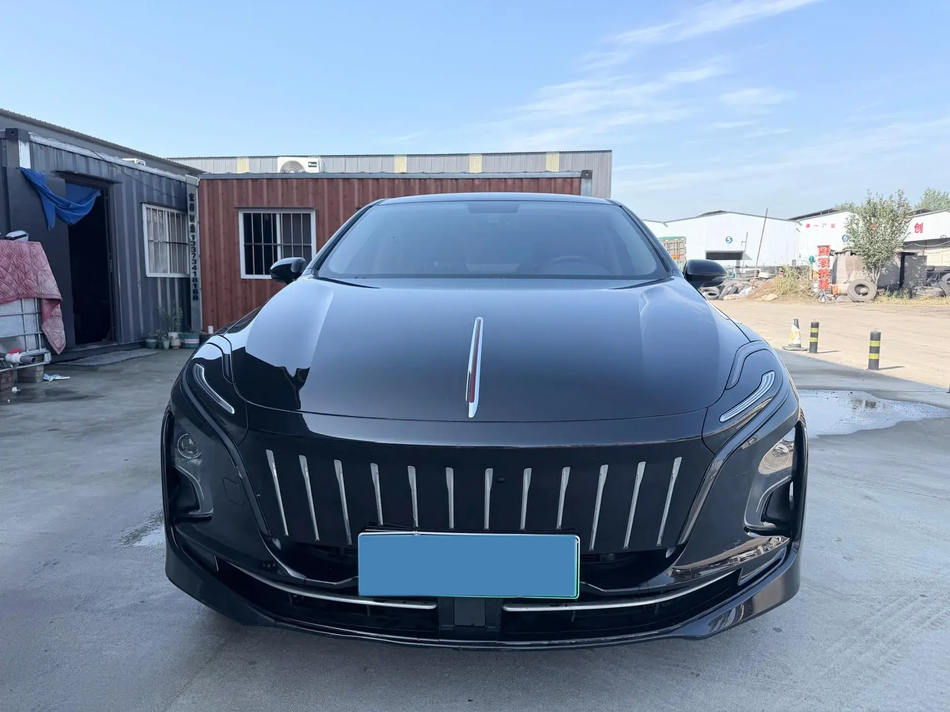 2023 HONGQI E-QM5 thumbnail 2