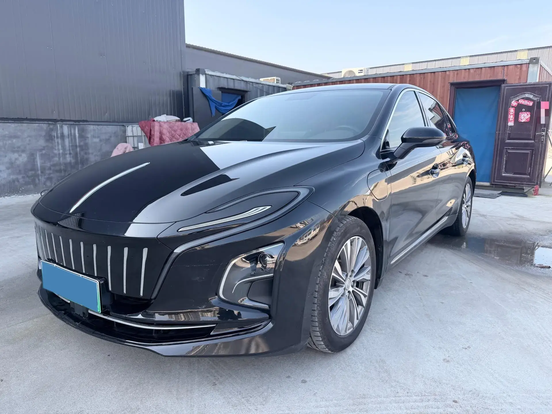 2023 HONGQI E-QM5 view 1