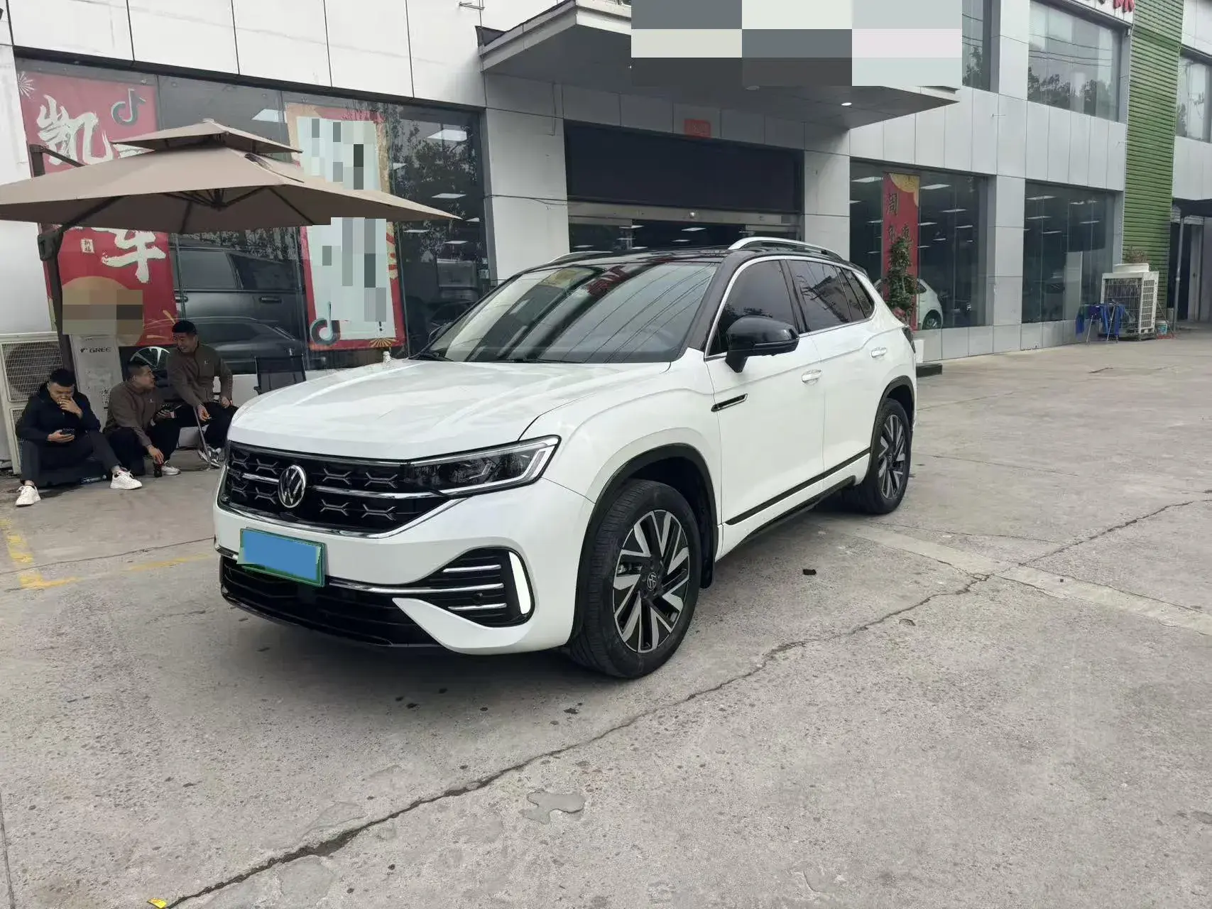 2023 VOLKSWAGEN TAYRON view 1