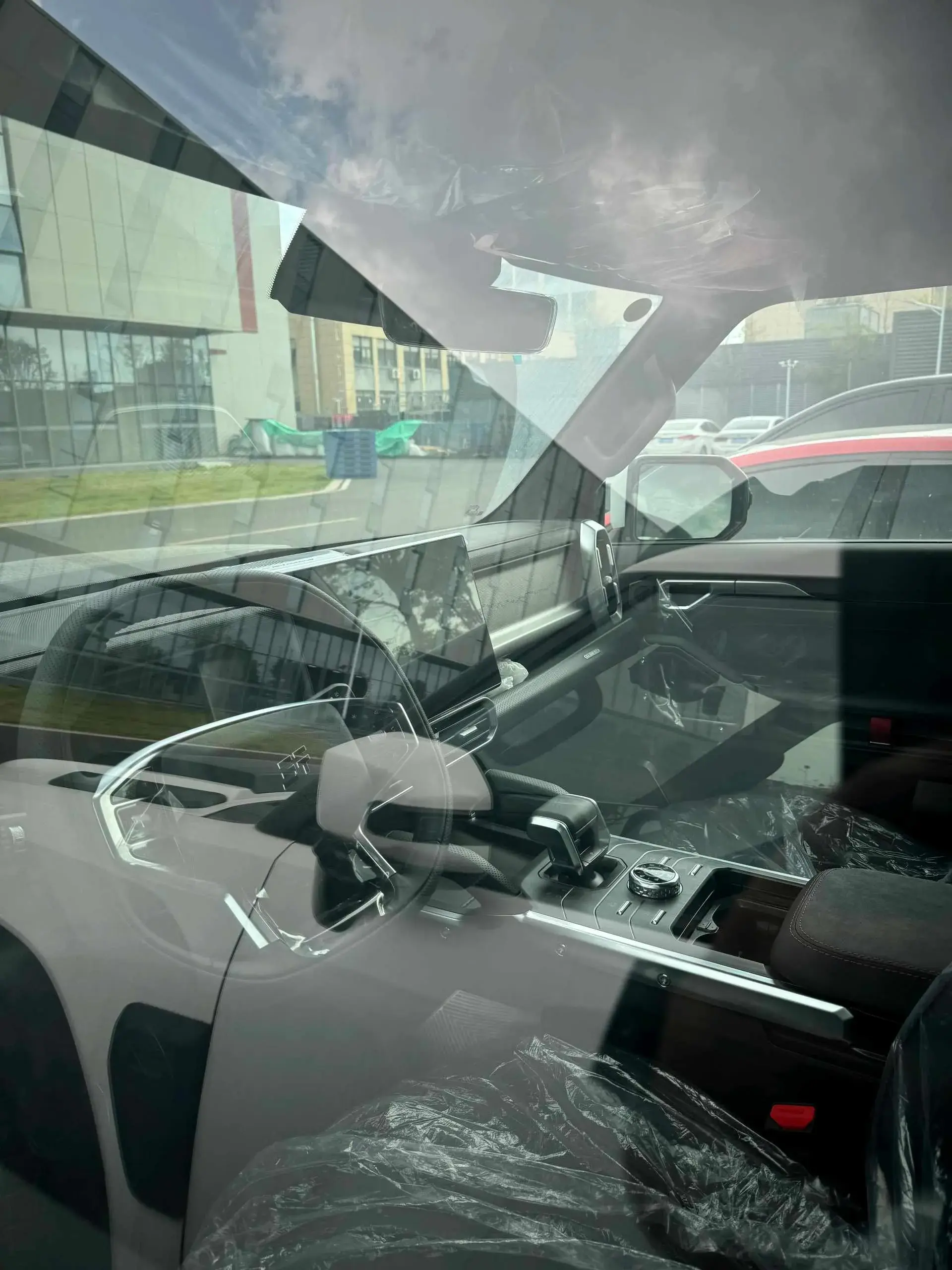 2024 JETOUR TRAVELLER thumbnail 3