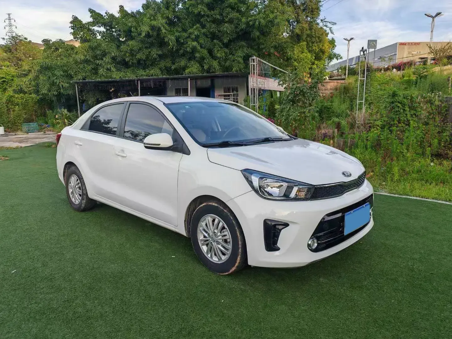 2017 KIA PEGAS thumbnail 3