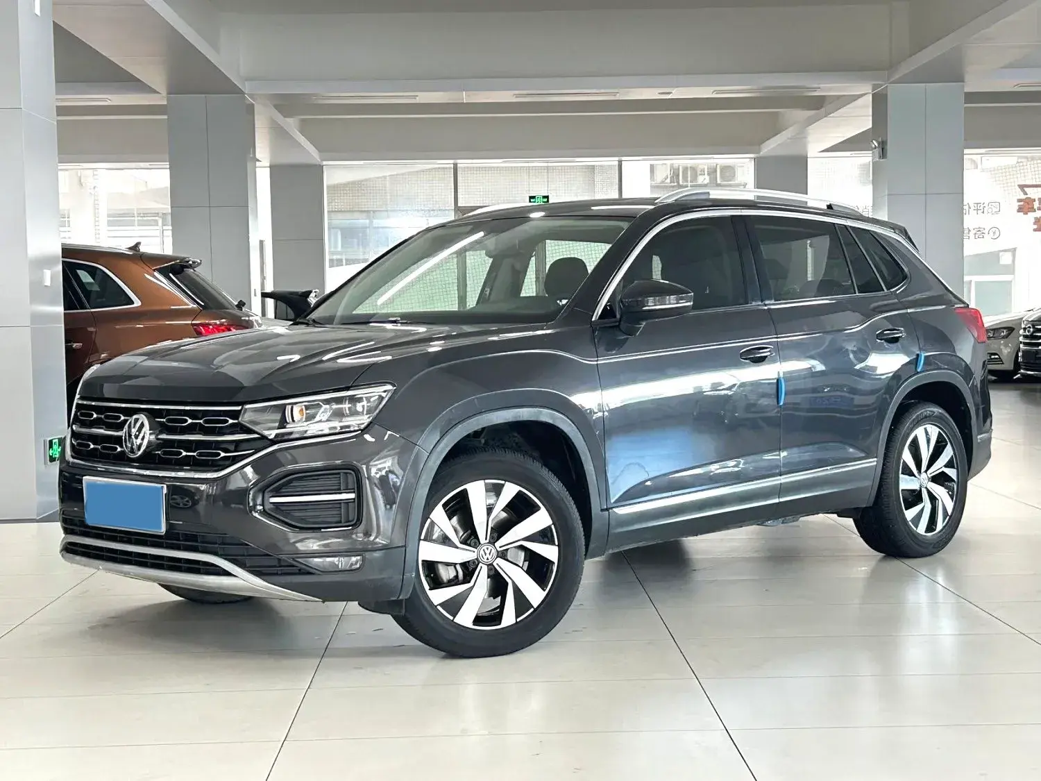 2019 VOLKSWAGEN TAYRON view 1