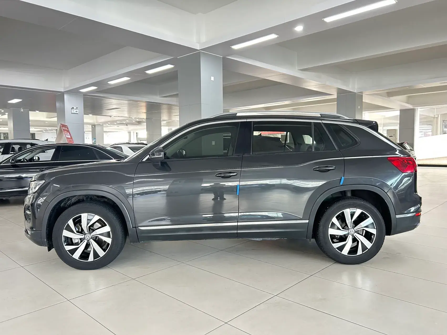 2019 VOLKSWAGEN TAYRON thumbnail 2