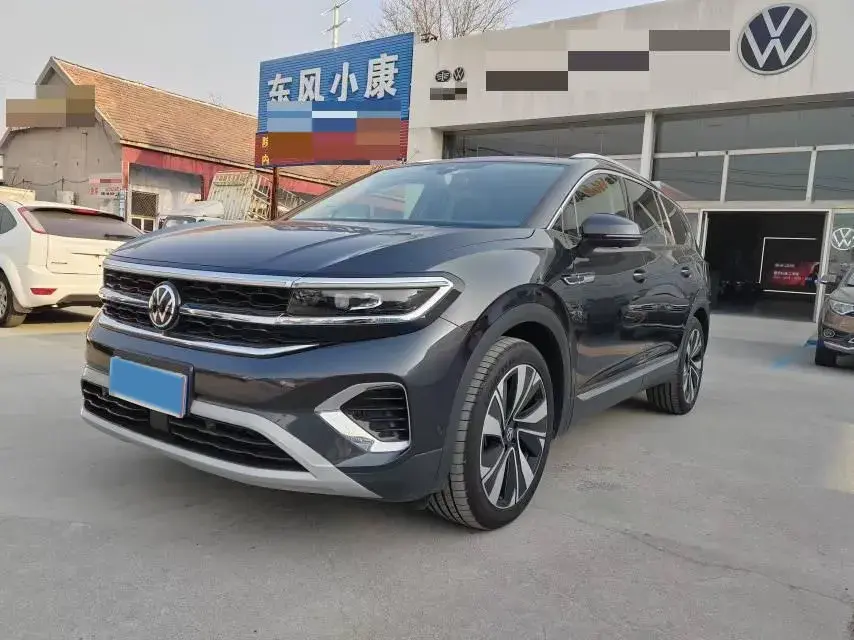 2023 VOLKSWAGEN TALAGON view 1