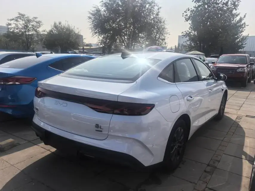 2025 BYD QINL thumbnail 4