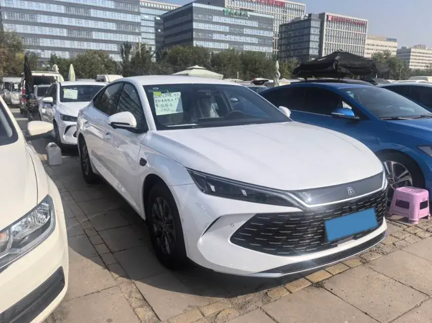 2025 BYD QINL thumbnail 3