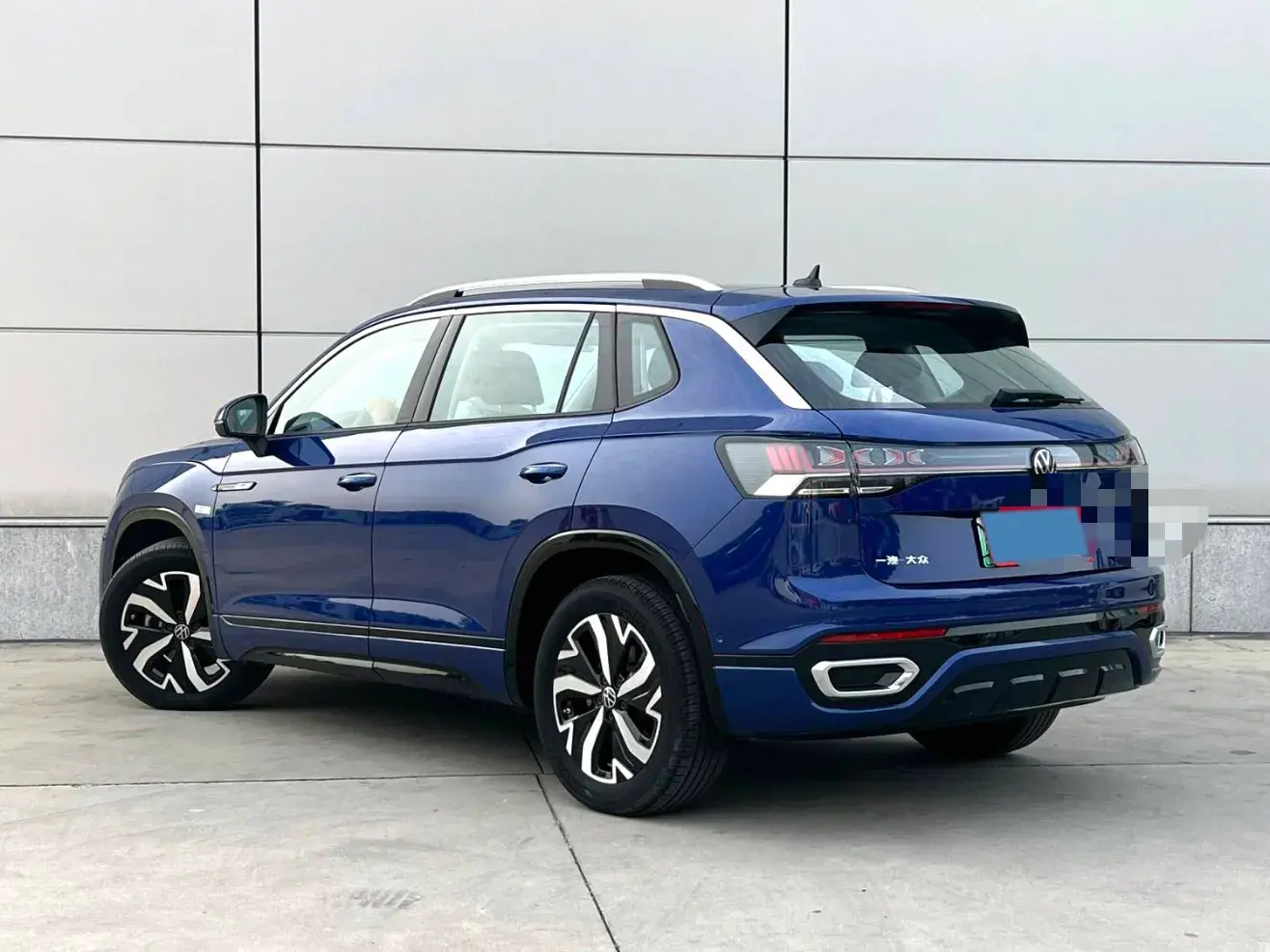 2023 VOLKSWAGEN TAYRON thumbnail 4