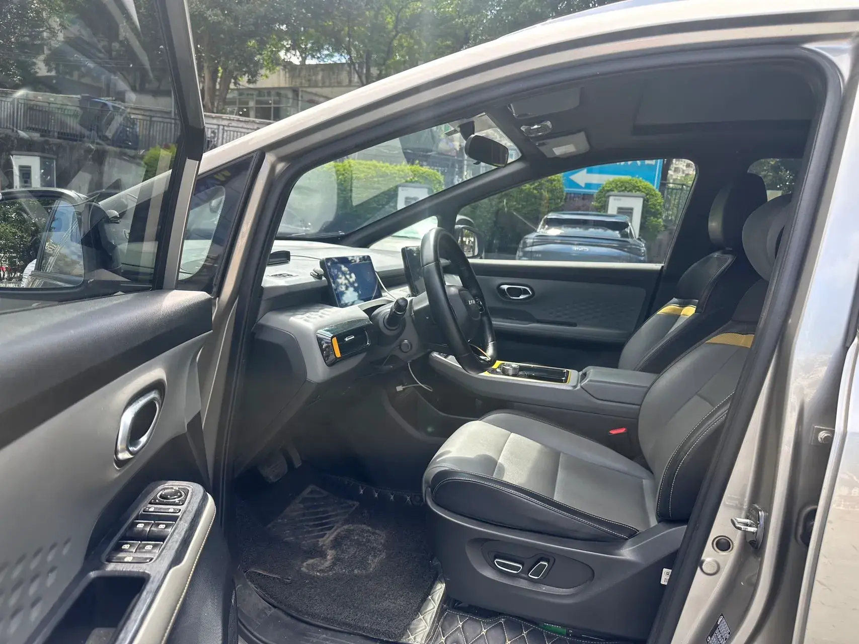 2021 AION Y thumbnail 4