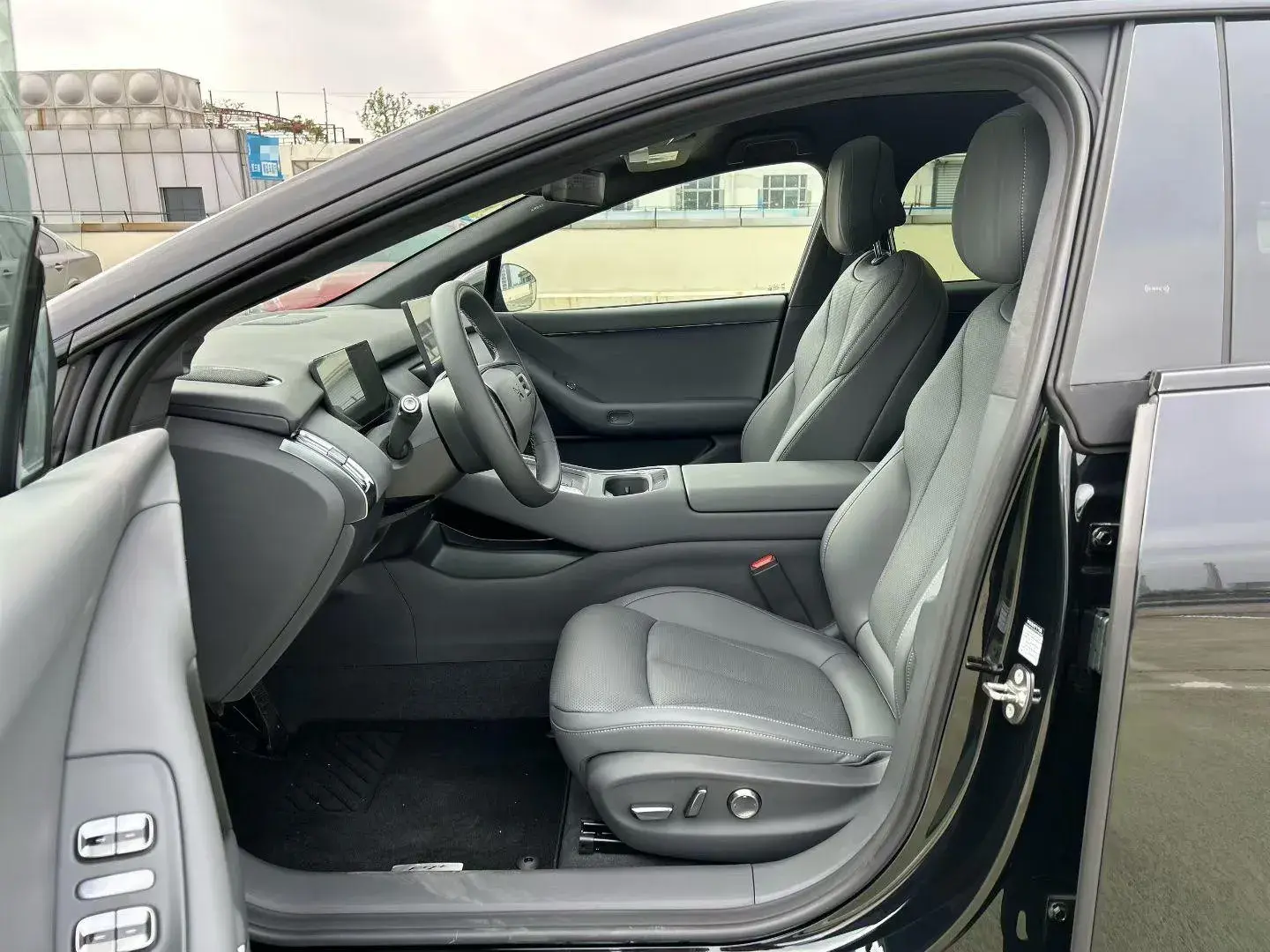 2024 XPENG P7+ thumbnail 2