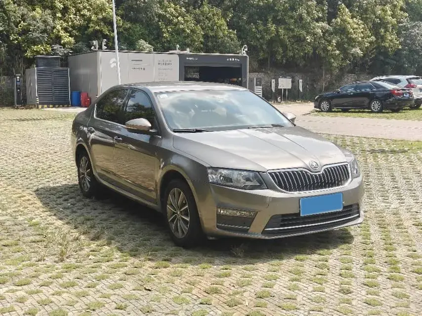 2017 SKODA OCTAVIA thumbnail 3