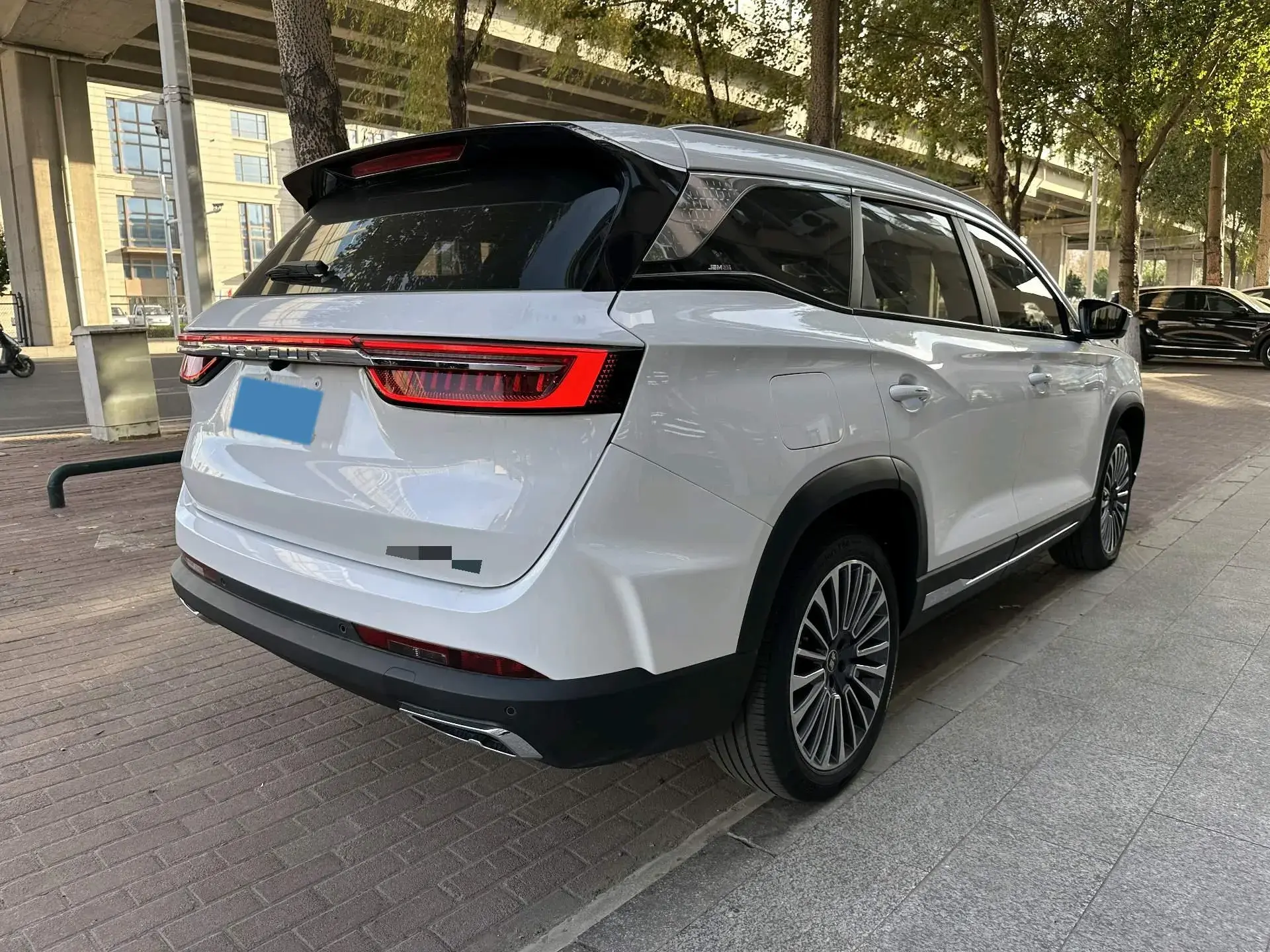 2023 JETOUR X70 thumbnail 4