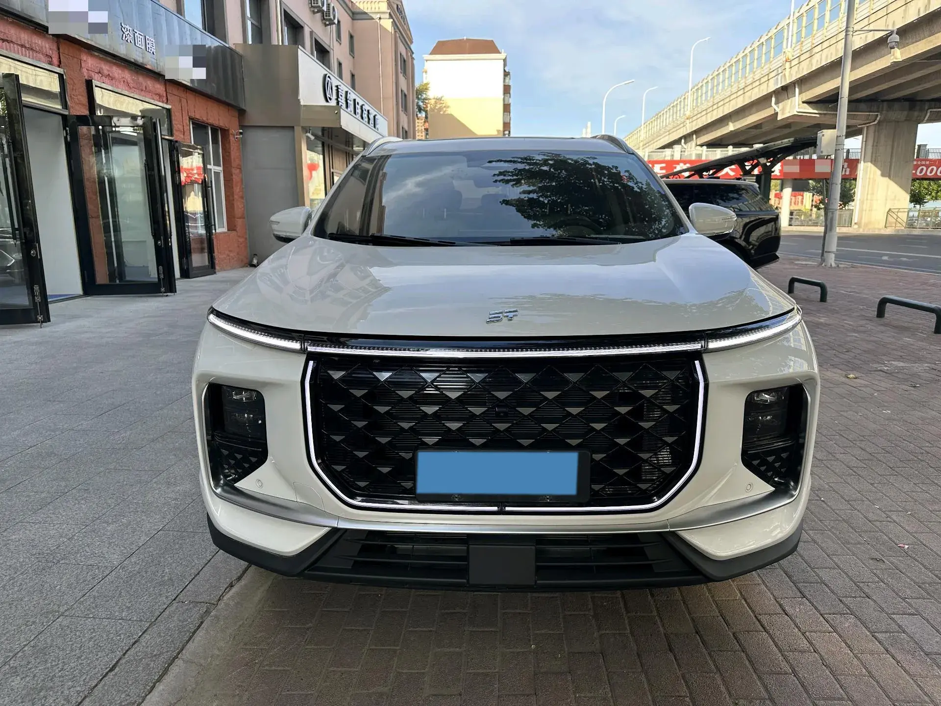 2023 JETOUR X70 thumbnail 2