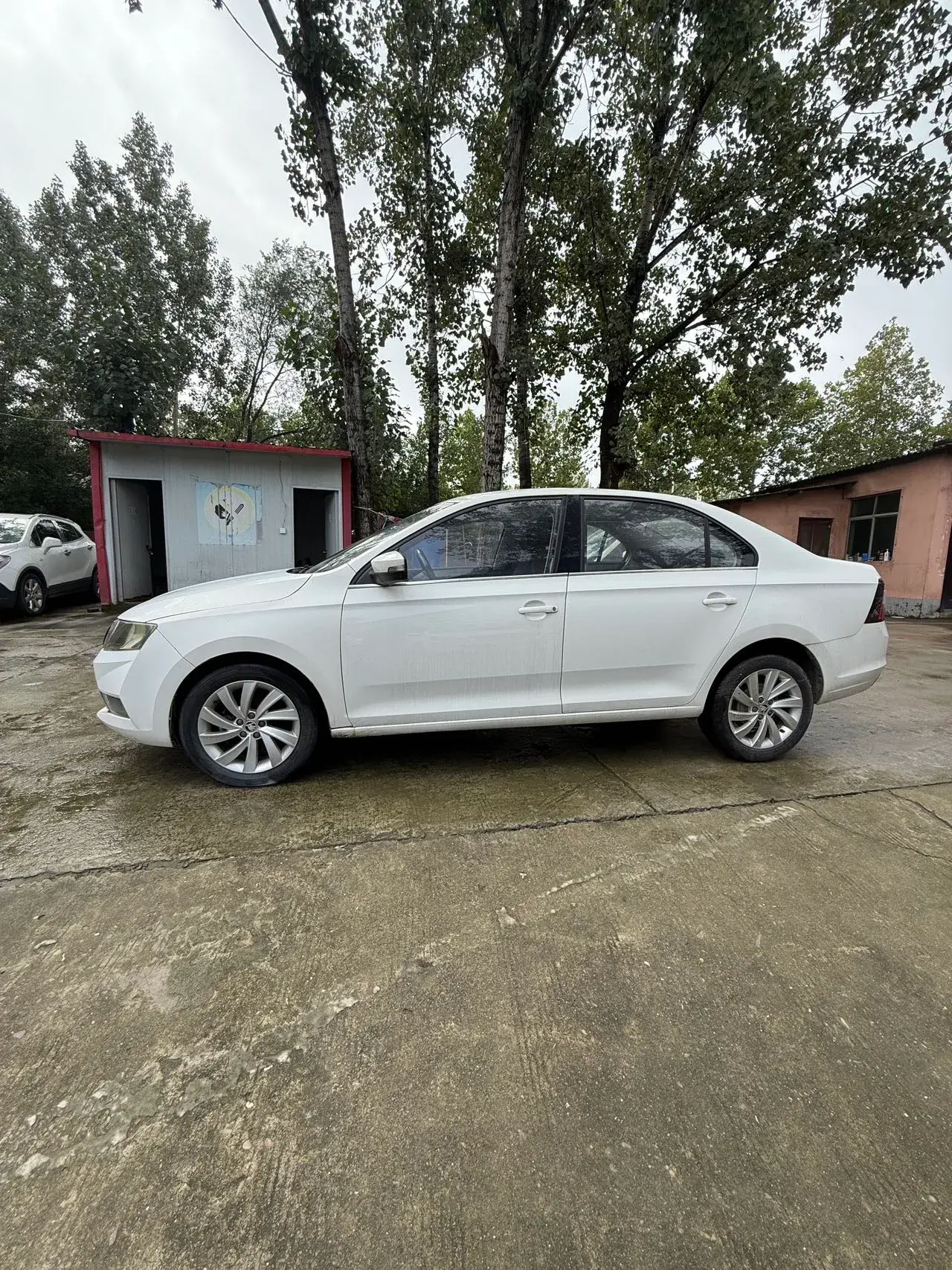 2018 SKODA RAPID thumbnail 3