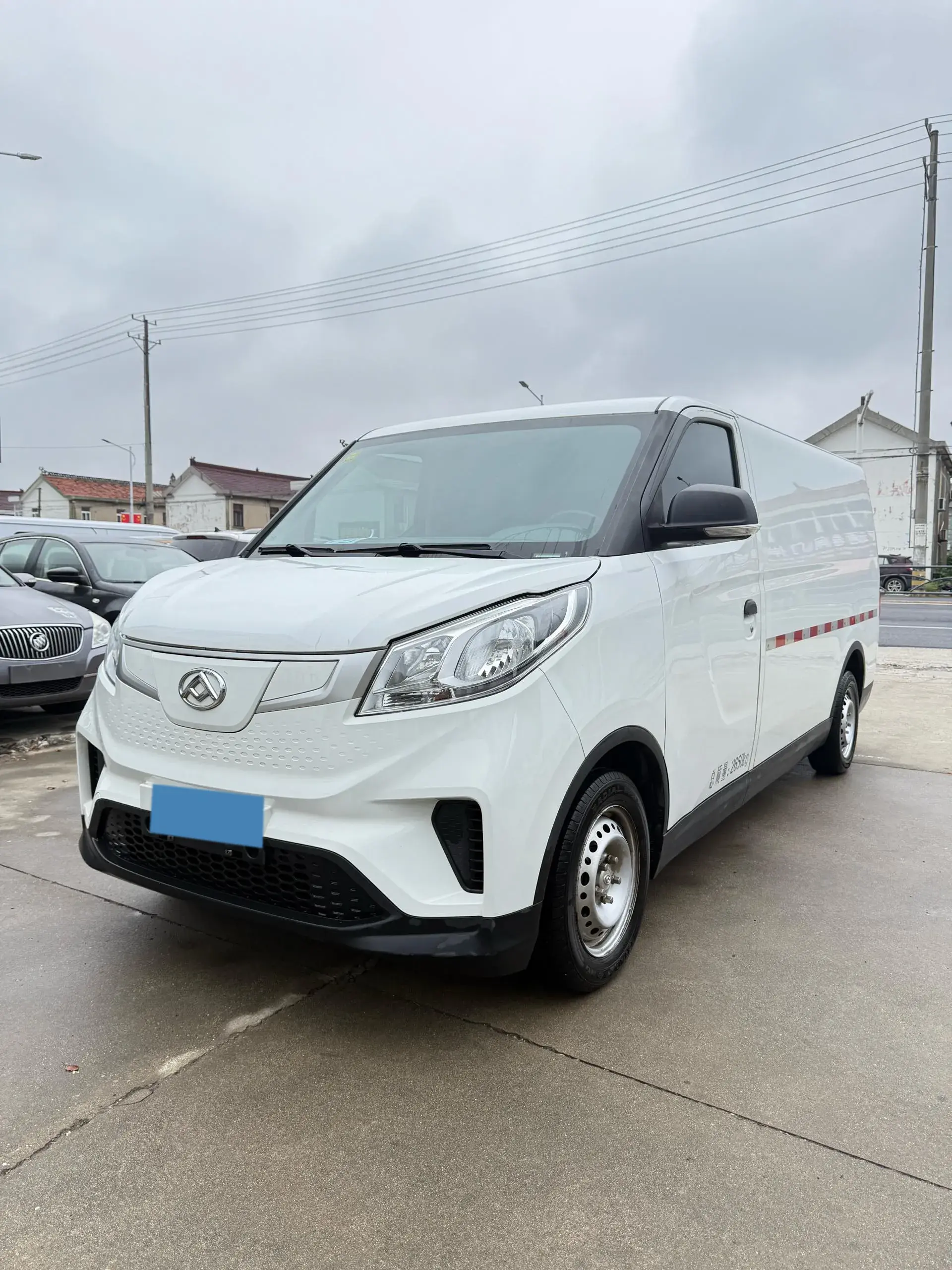 2021 MAXUS EV30 view 1