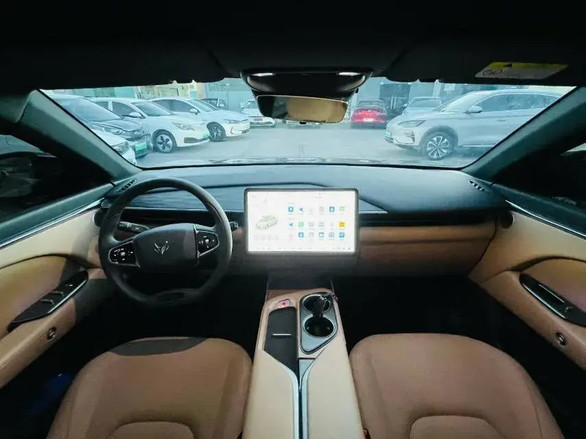 2025 ARCFOX ΑT5 thumbnail 4