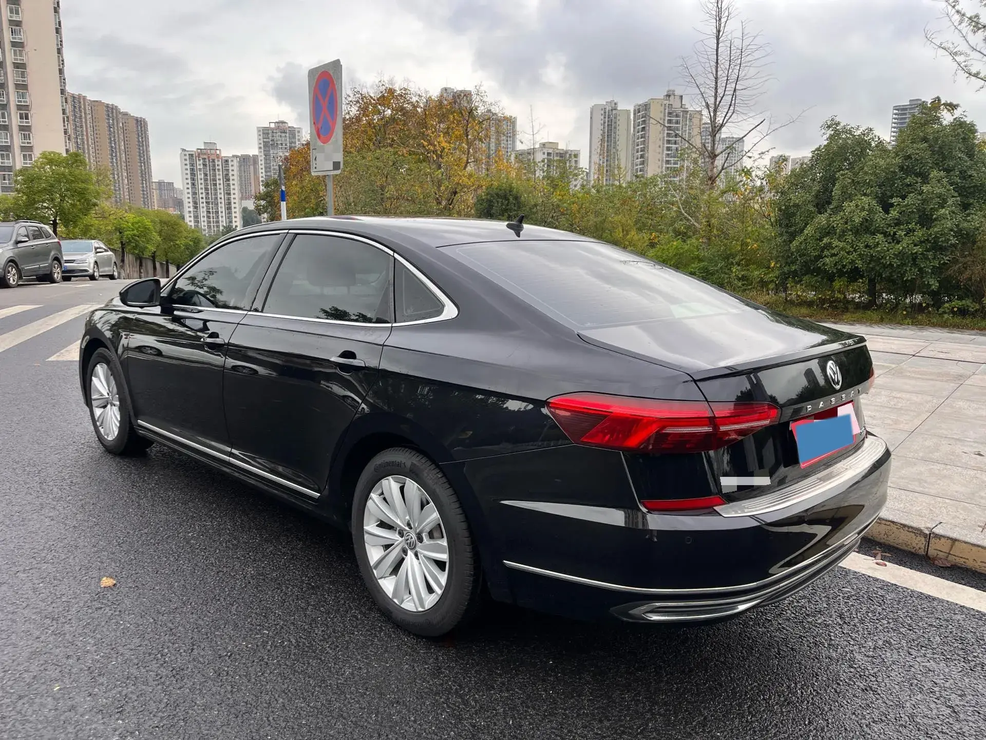 2019 VOLKSWAGEN PASSAT thumbnail 4