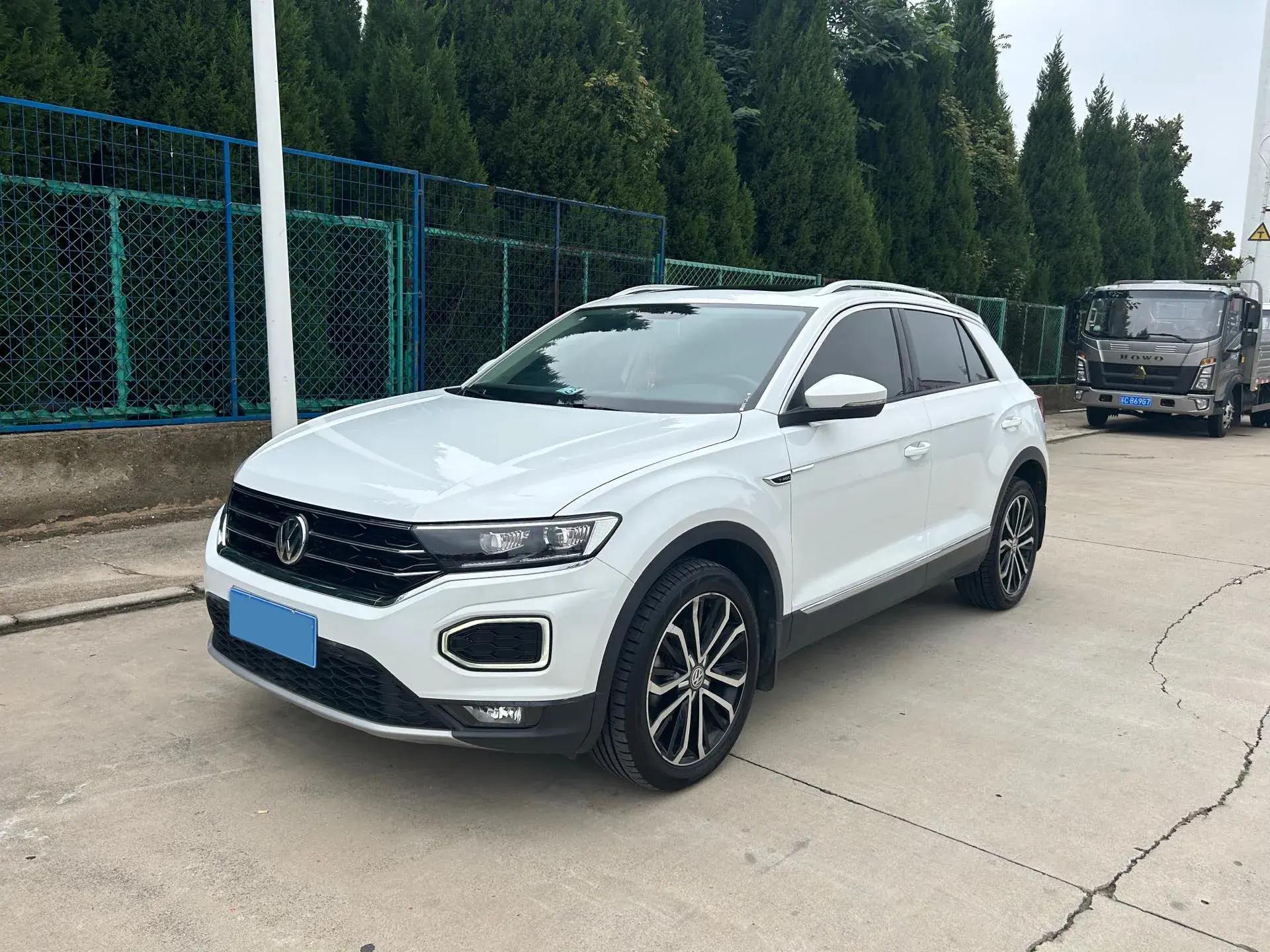 2020 VOLKSWAGEN T-ROC view 1
