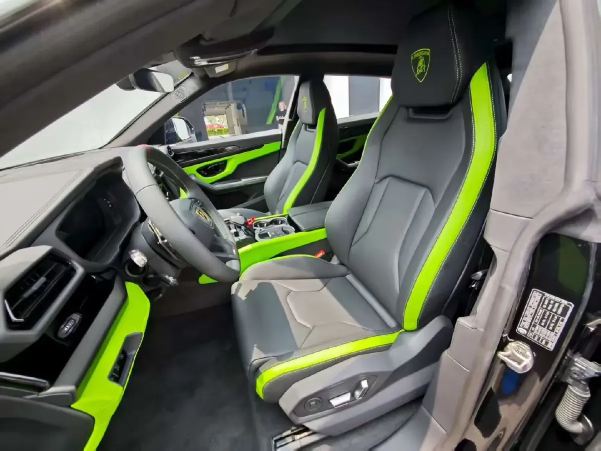 2025 Lamborghini Urus SE 4.0T 620HP V8 8AT PHEV,autocango,china used car exporter,china ev exporter,chinese used car exporter,chinese used ev exporter