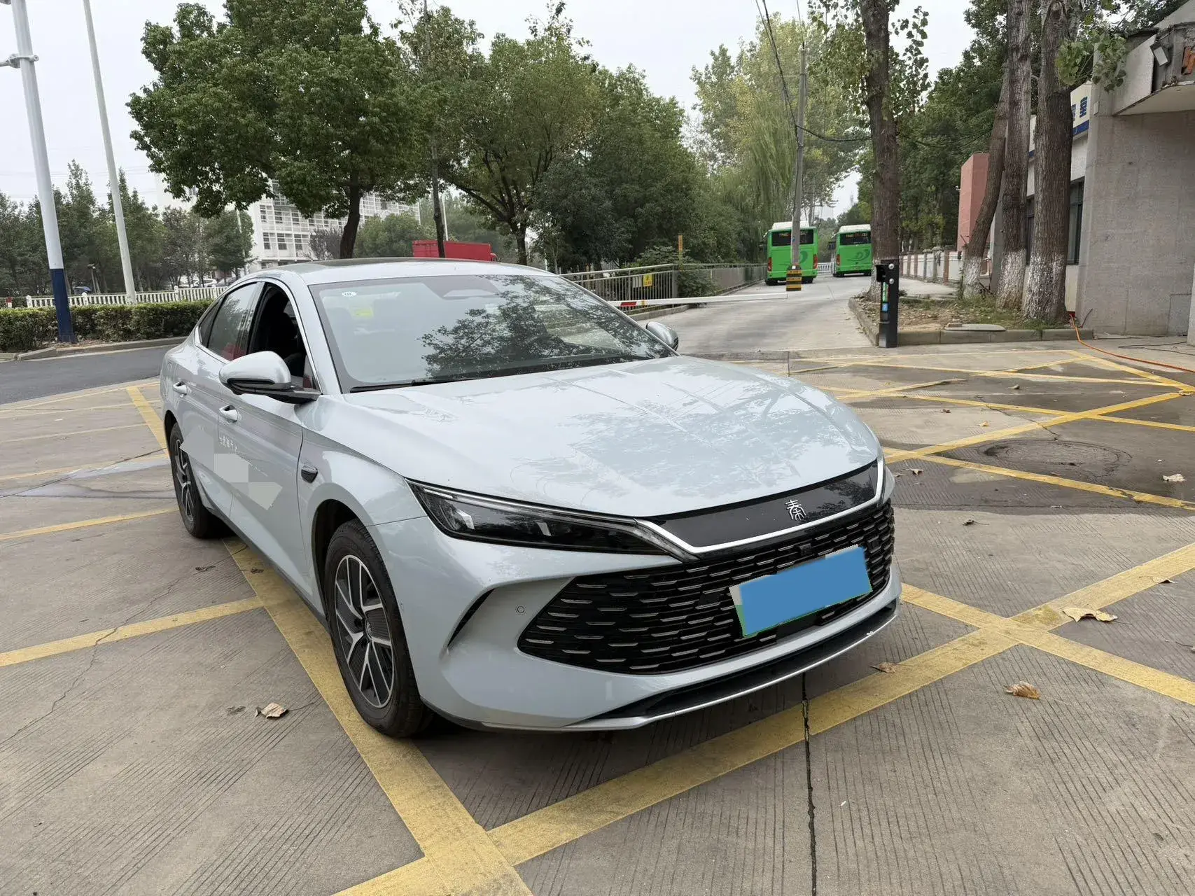 2025 BYD QINL thumbnail 3