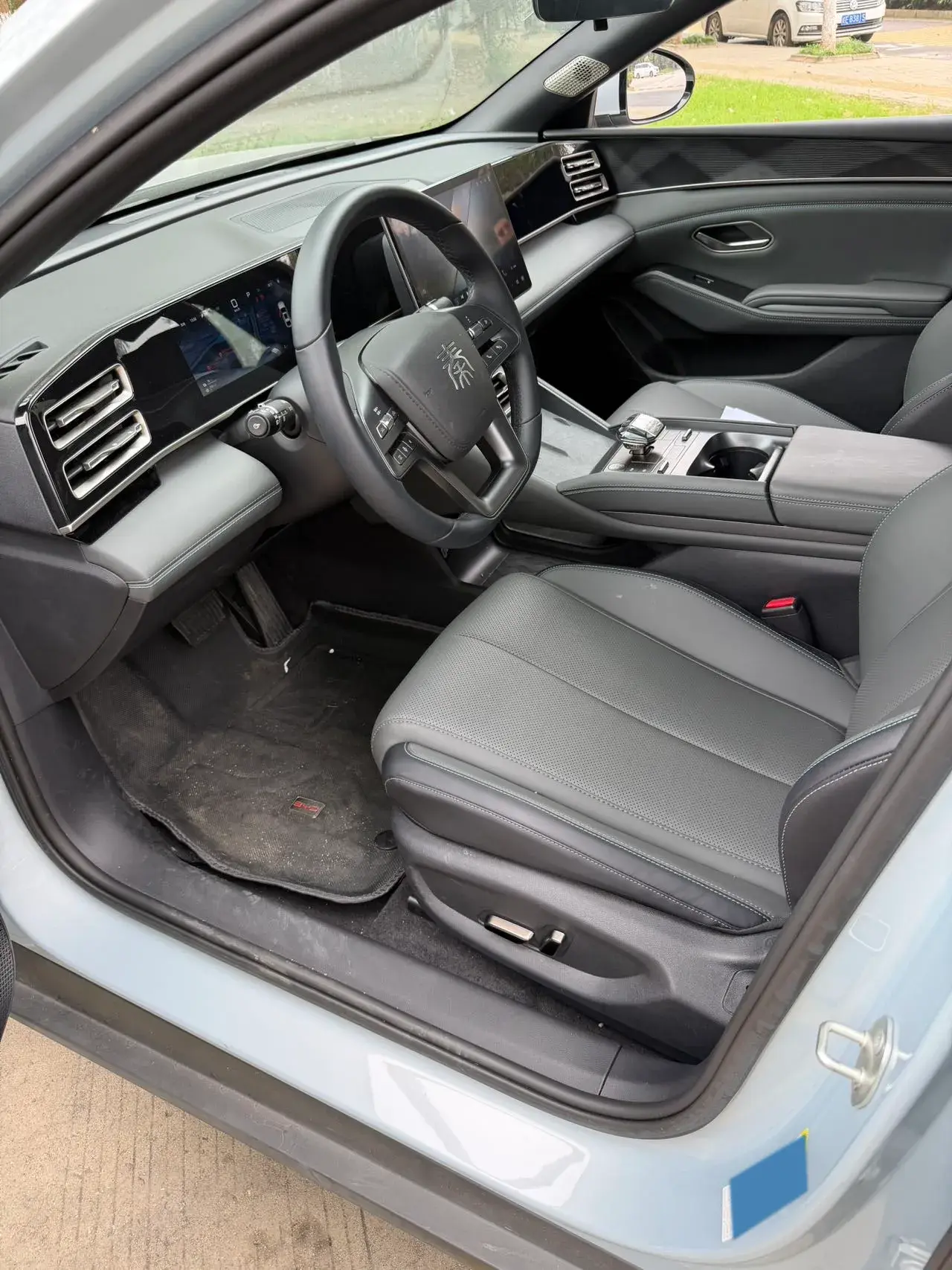 2025 BYD QINL thumbnail 4