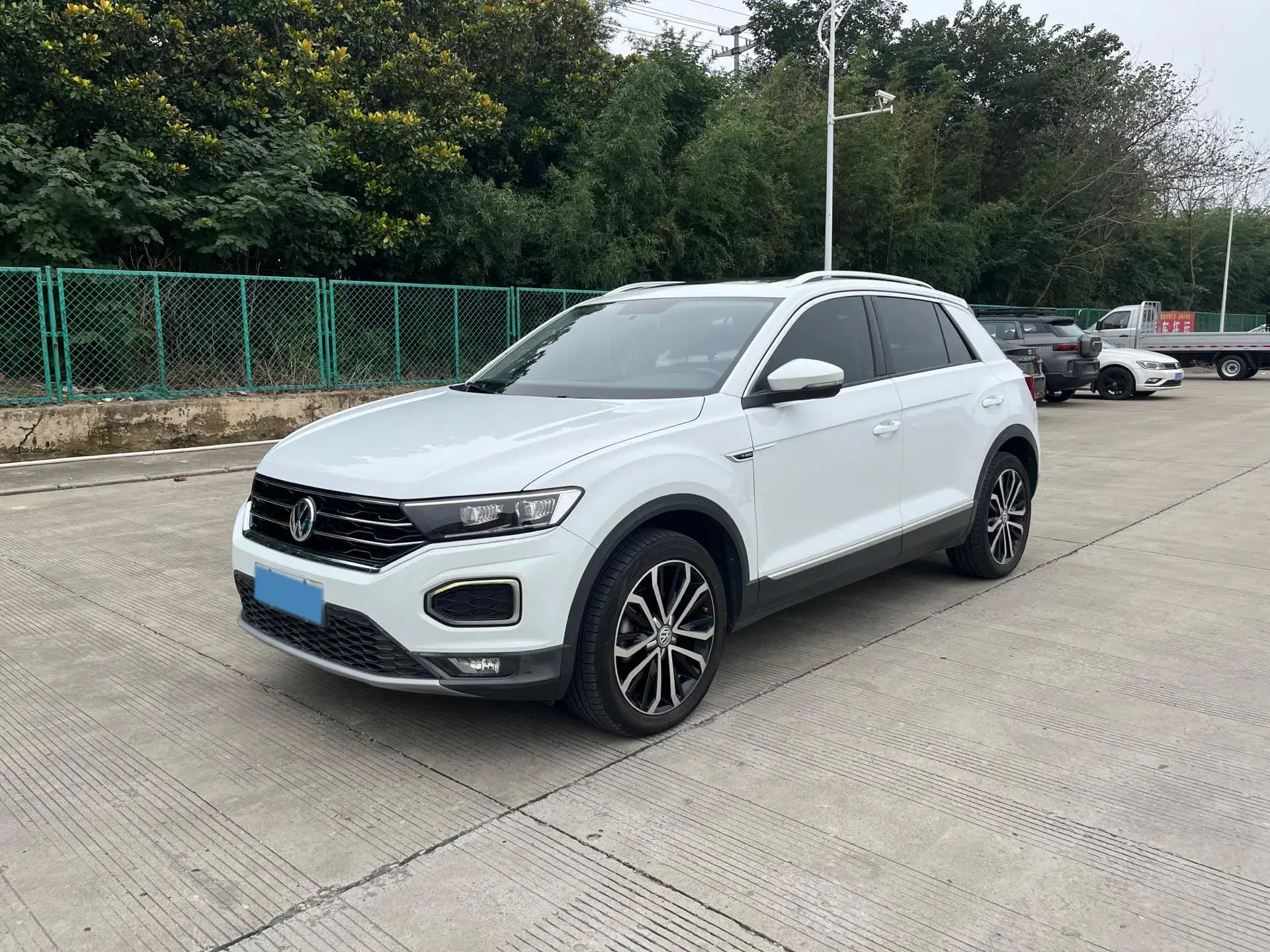 2018 VOLKSWAGEN T-ROC view 1