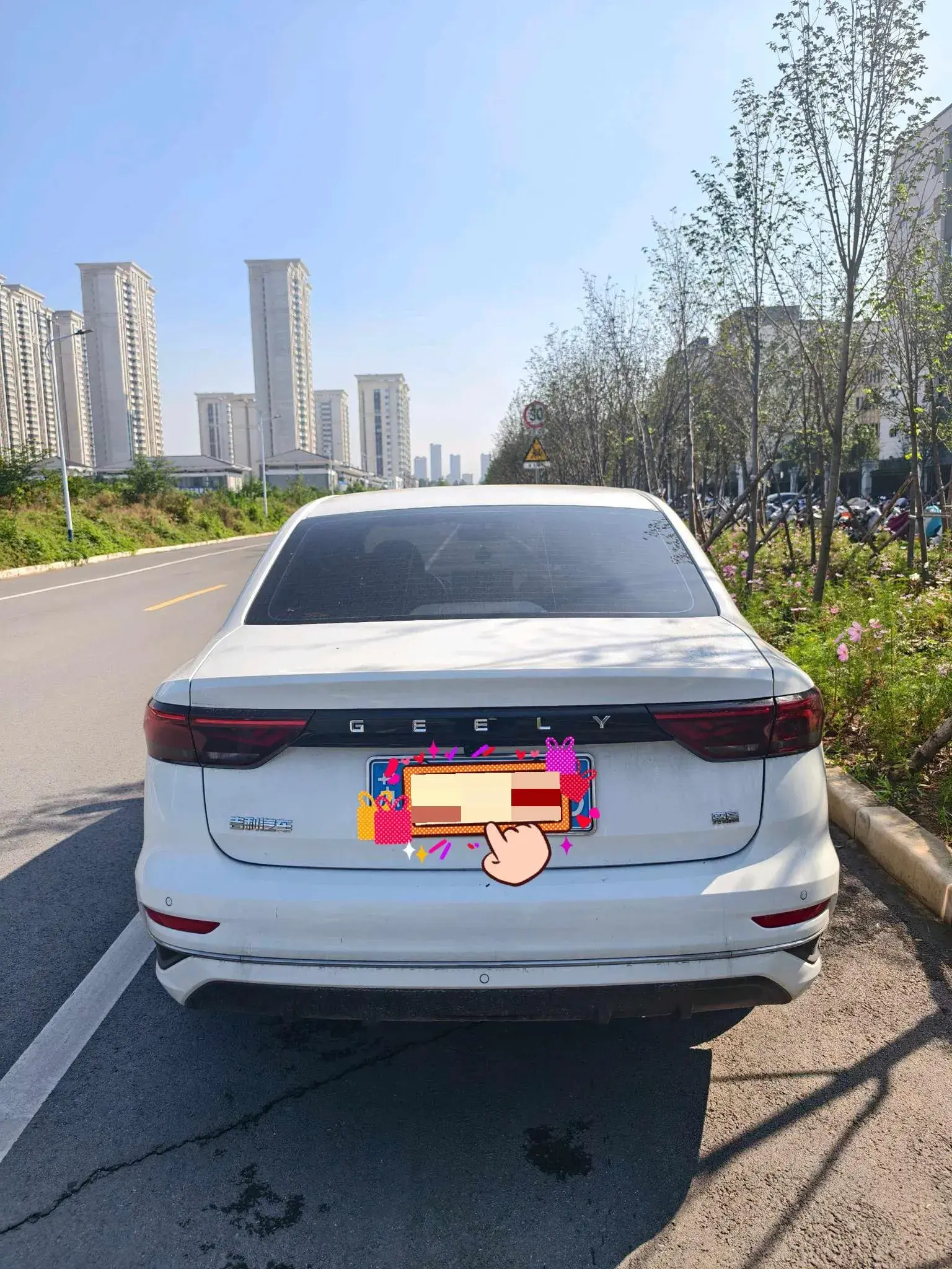 2022 GEELY EMGRAND thumbnail 4