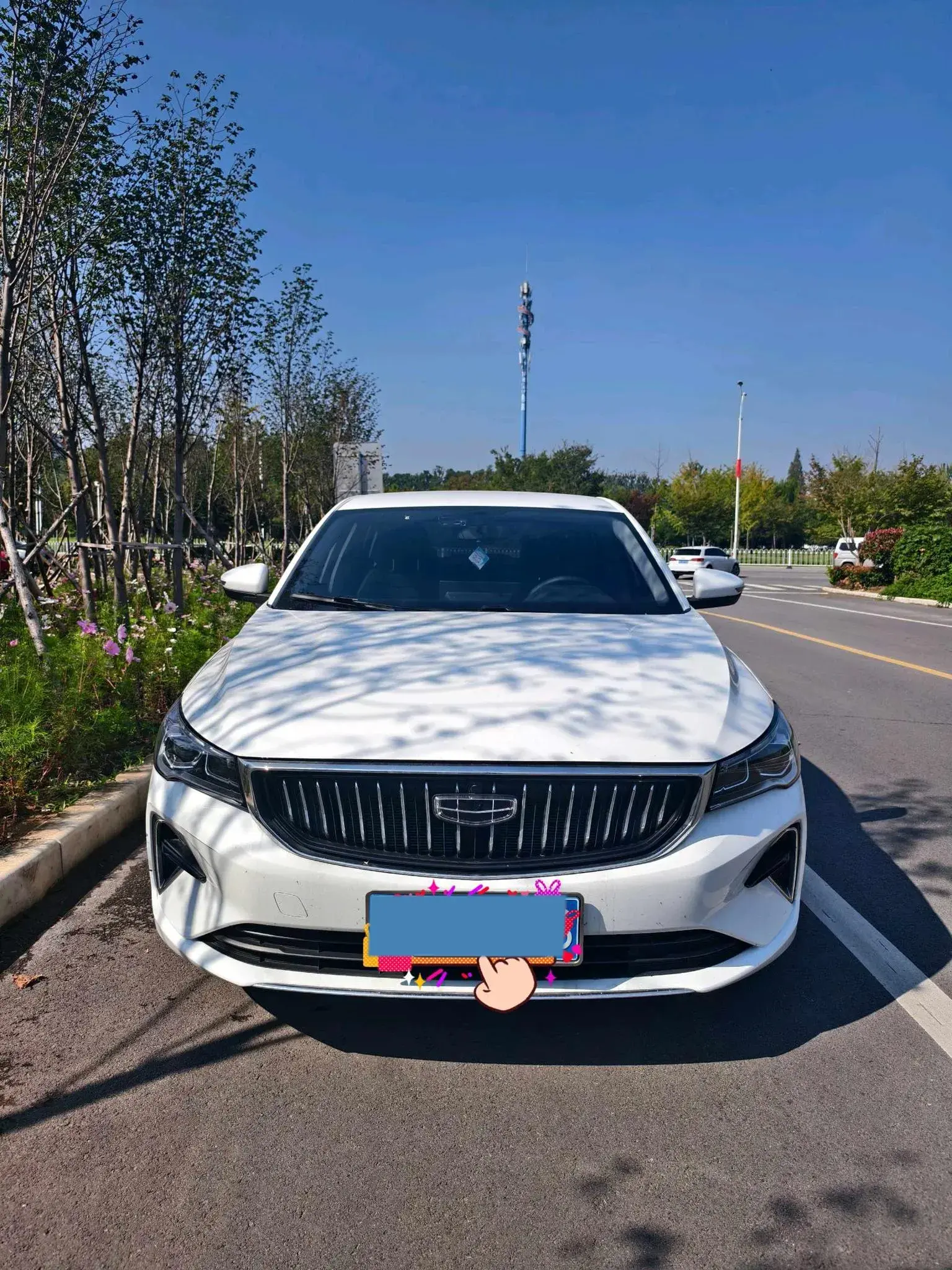 2022 GEELY EMGRAND thumbnail 2