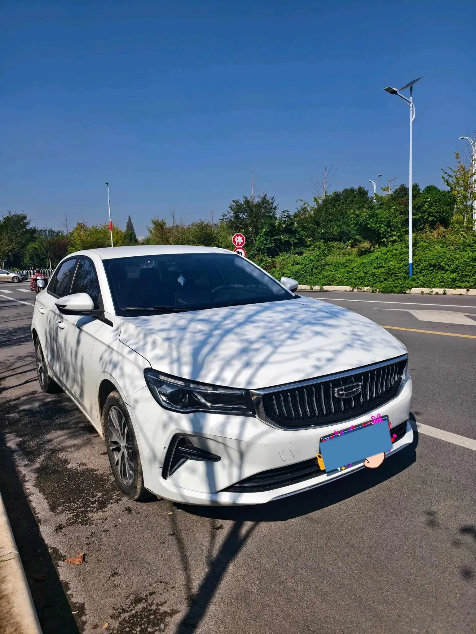 2022 GEELY EMGRAND thumbnail 3