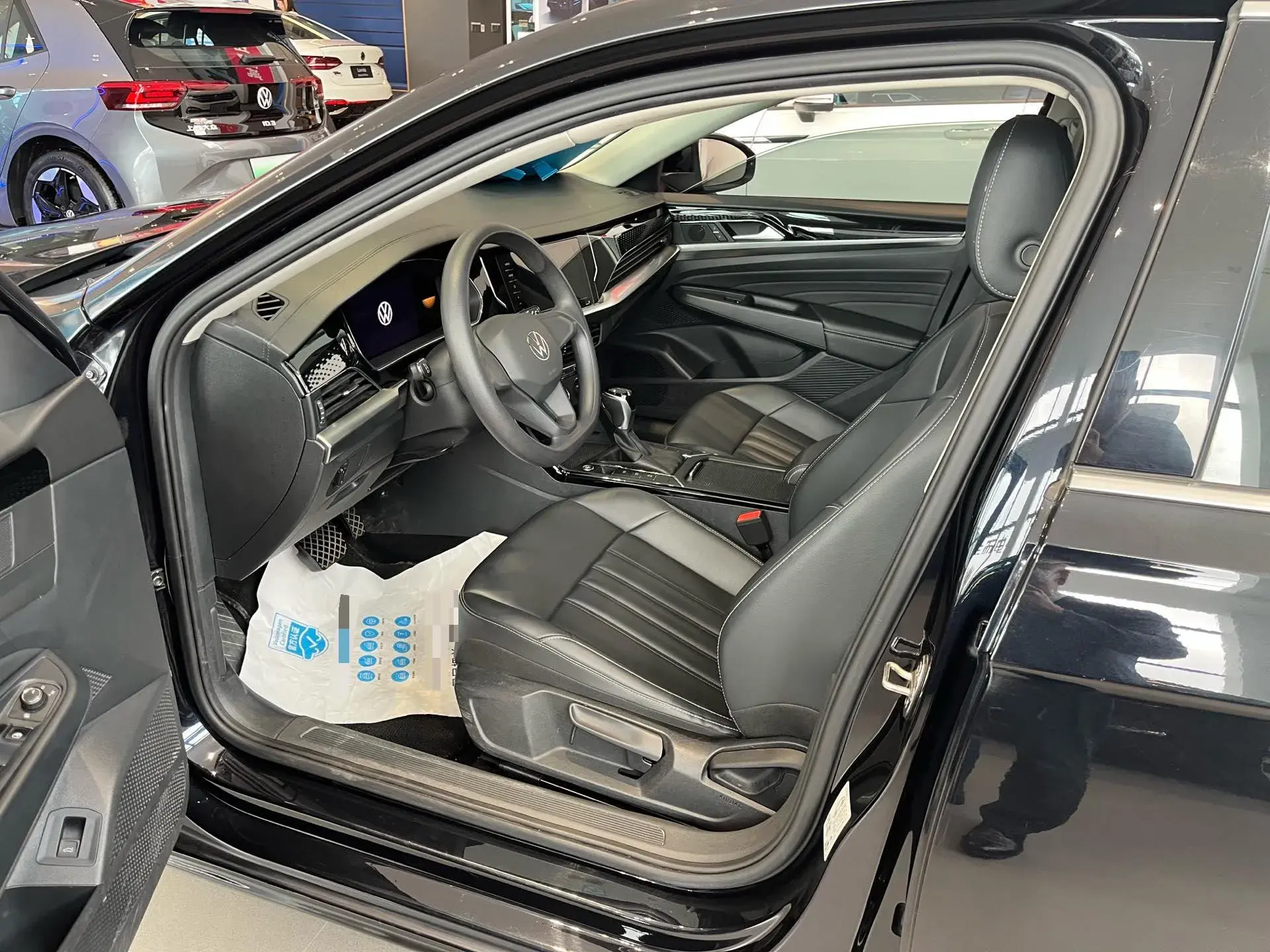 2022 VOLKSWAGEN PASSAT thumbnail 3