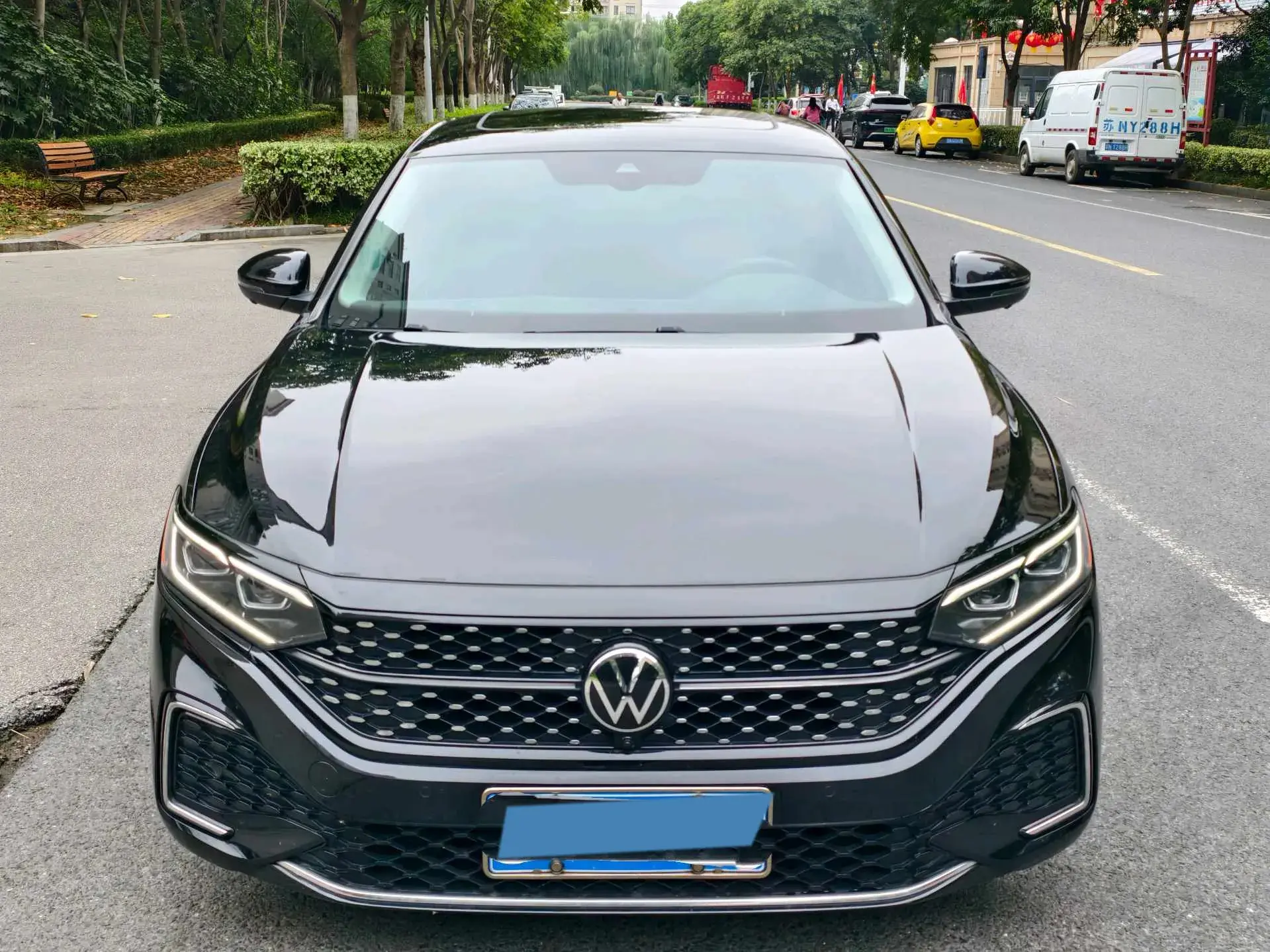 2023 VOLKSWAGEN PASSAT thumbnail 2