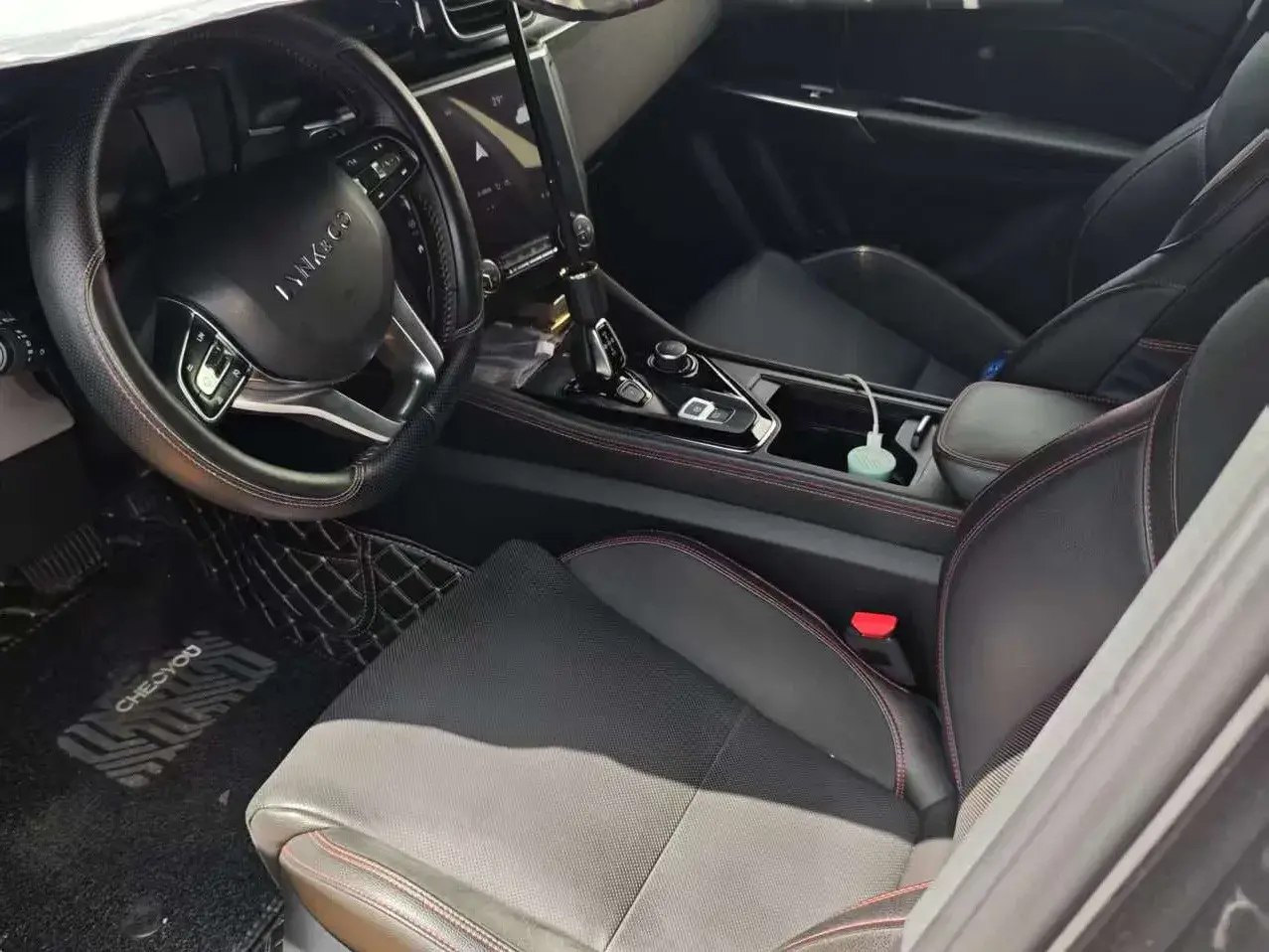 2019 LYNK&CO 03 thumbnail 4