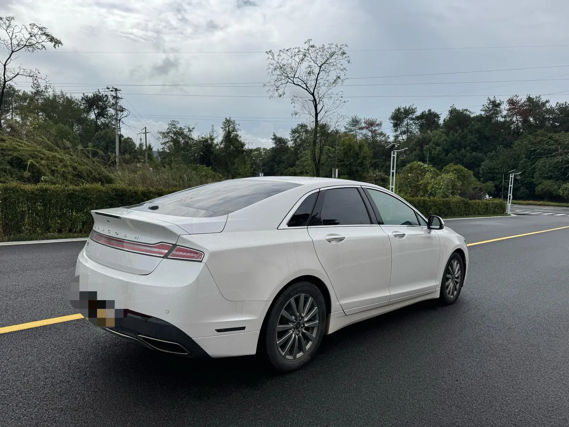 2019 LINCOLN MKZ thumbnail 4
