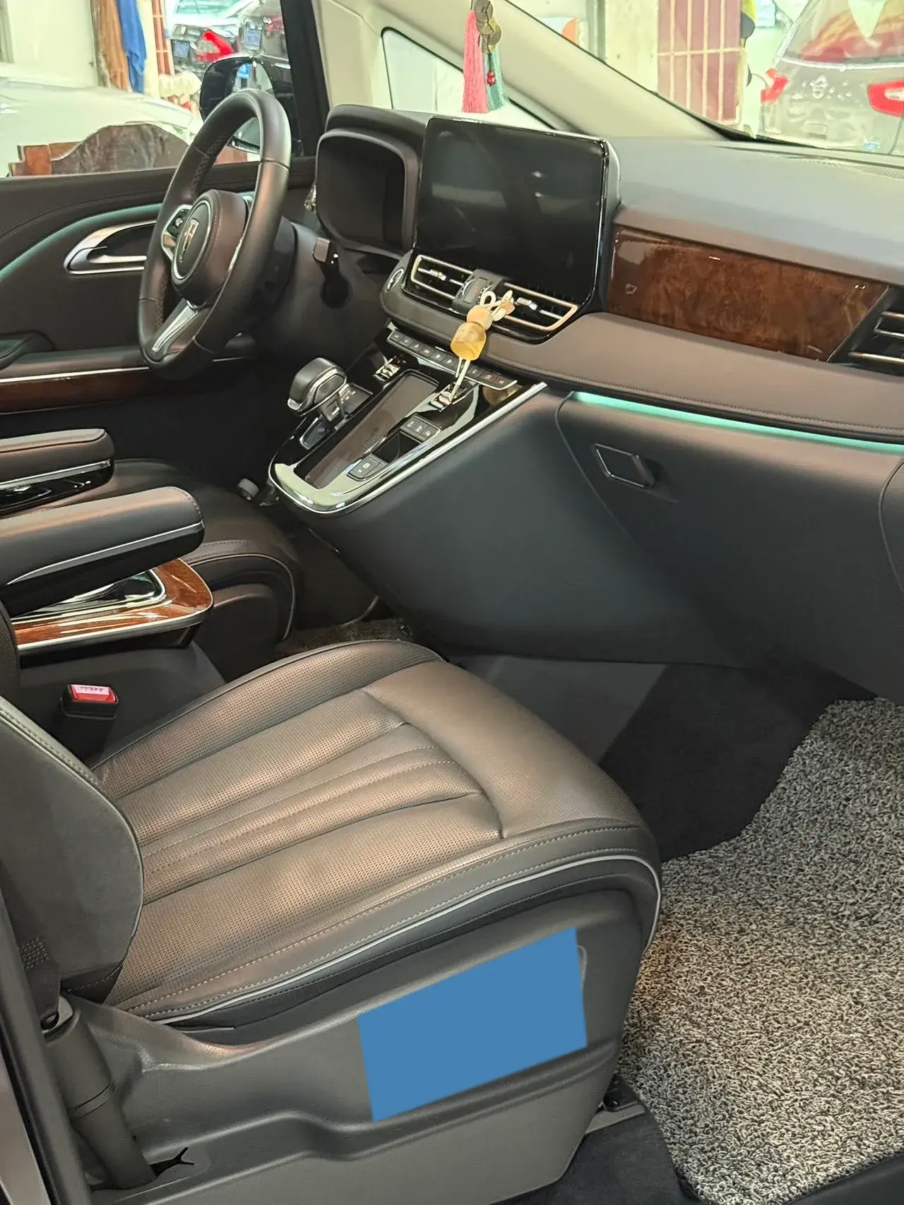 2023 HONGQI HQ9 thumbnail 3