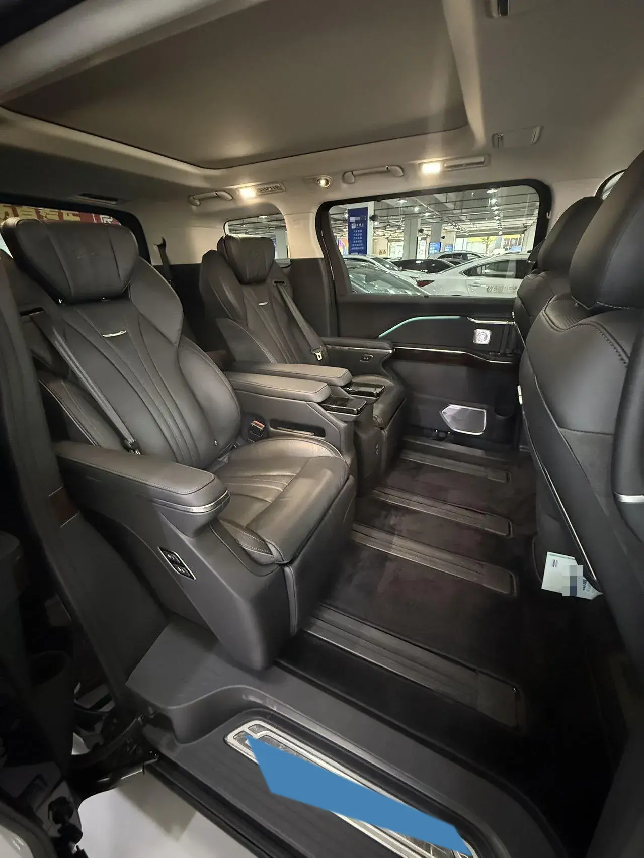 2023 HONGQI HQ9 thumbnail 4