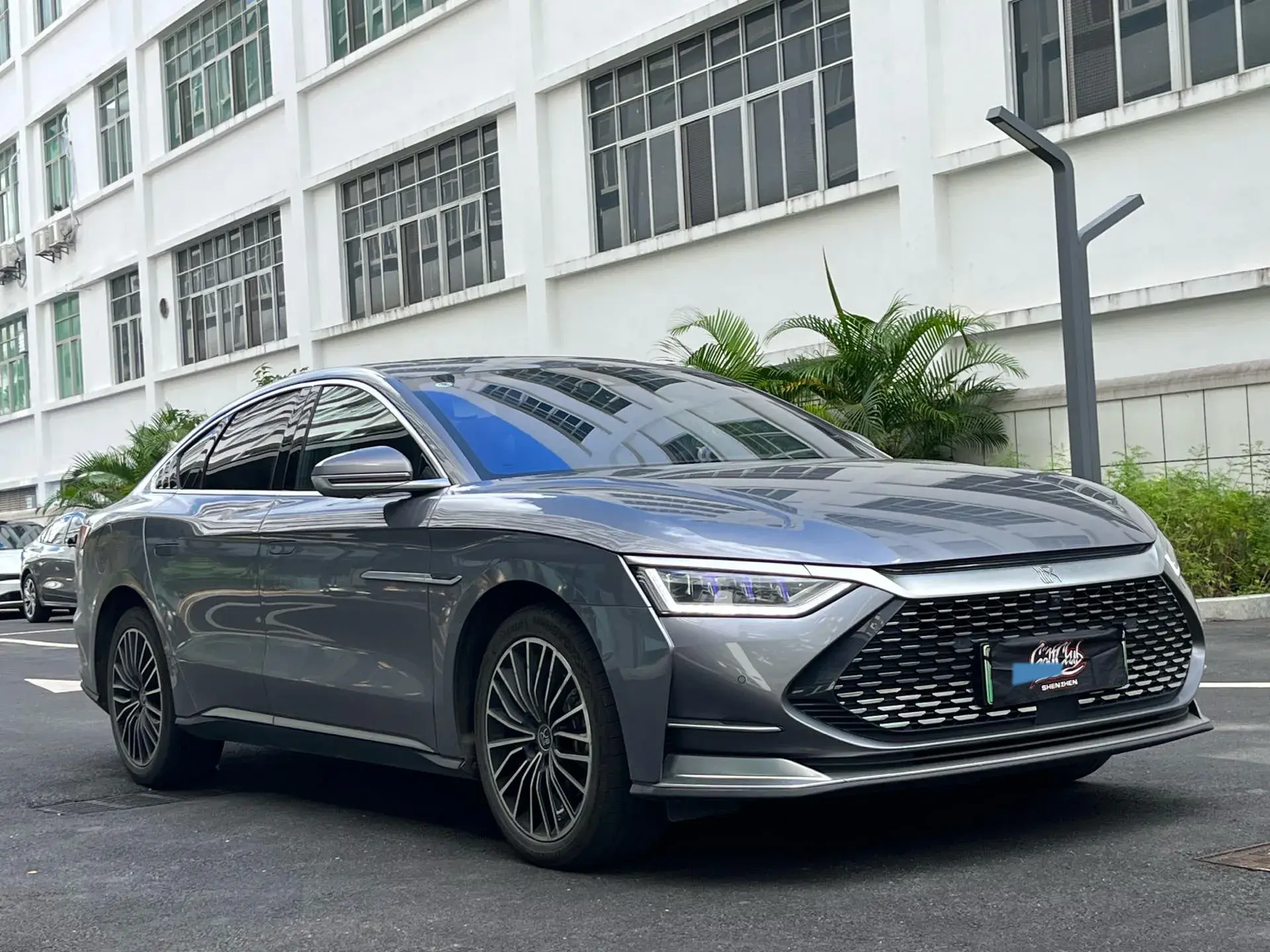 2020 BYD HAN thumbnail 3