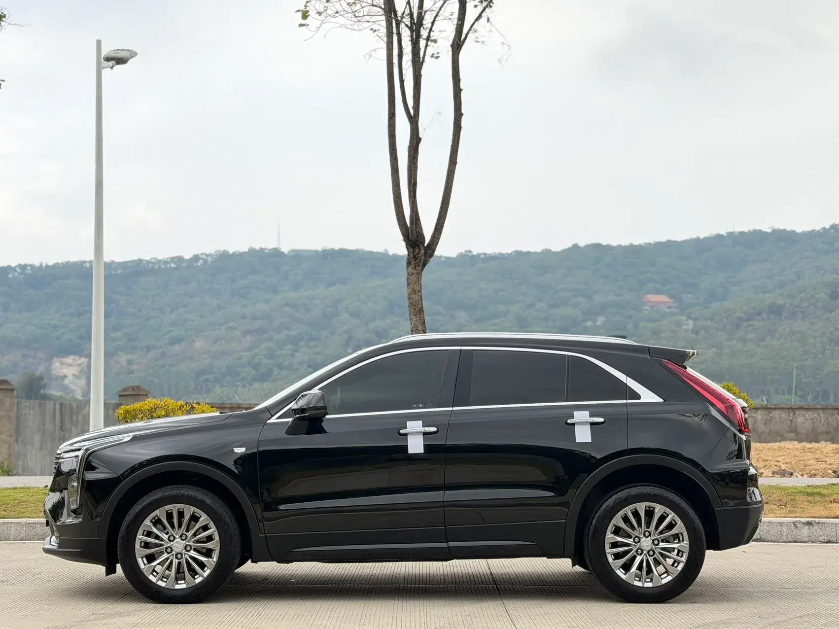 2024 CADILLAC XT4 thumbnail 3