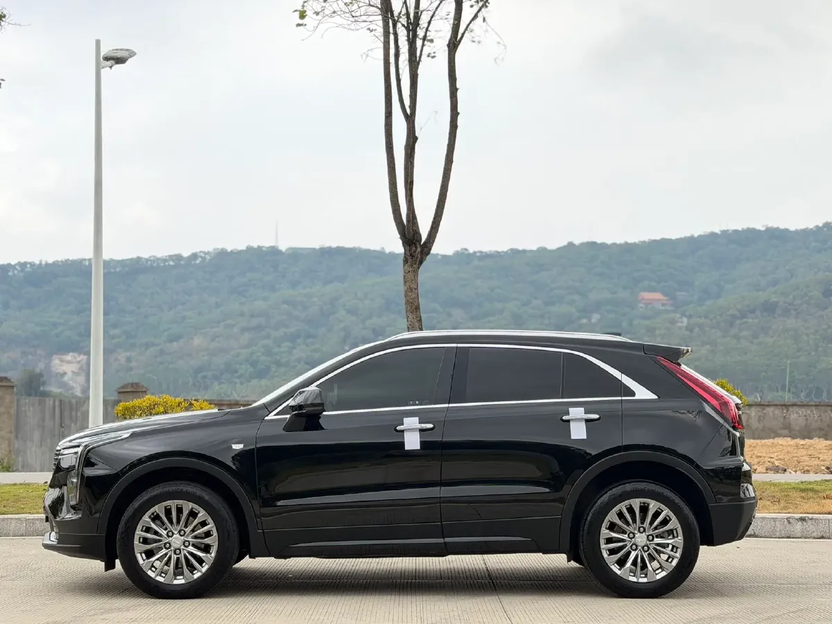 2024 Cadillac XT4 2.0T 237HP L4 9AT,autocango,china used car exporter,china ev exporter,chinese used car exporter,chinese used ev exporter