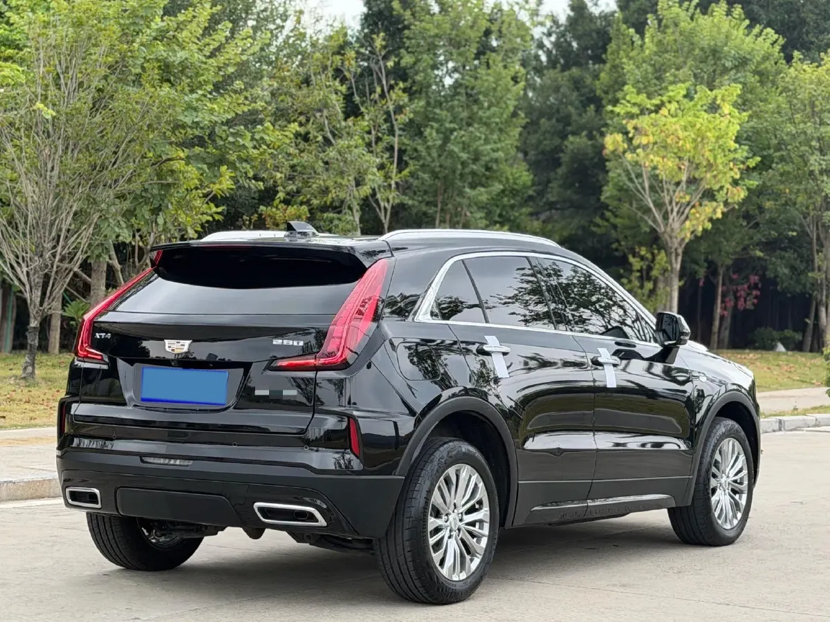2024 Cadillac XT4 2.0T 237HP L4 9AT,autocango,china used car exporter,china ev exporter,chinese used car exporter,chinese used ev exporter