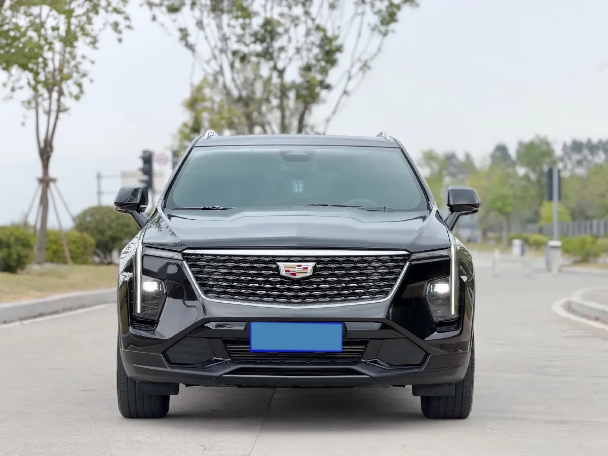 2024 Cadillac XT4 2.0T 237HP L4 9AT,autocango,china used car exporter,china ev exporter,chinese used car exporter,chinese used ev exporter