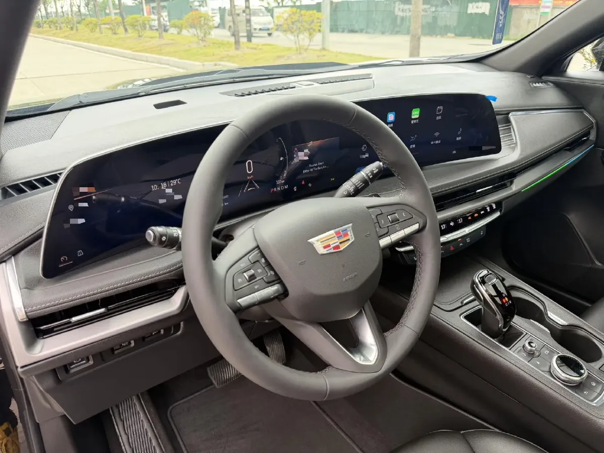 2024 Cadillac XT4 2.0T 237HP L4 9AT,autocango,china used car exporter,china ev exporter,chinese used car exporter,chinese used ev exporter