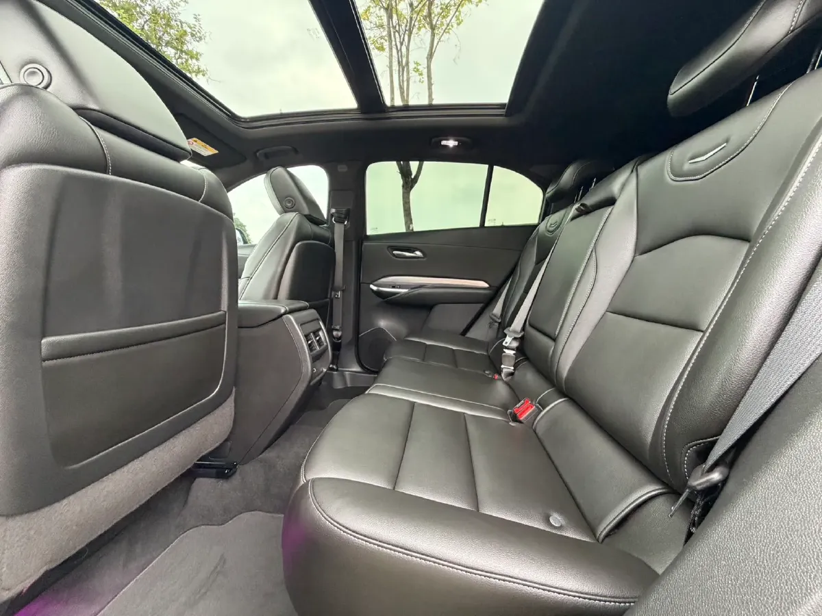 2024 Cadillac XT4 2.0T 237HP L4 9AT,autocango,china used car exporter,china ev exporter,chinese used car exporter,chinese used ev exporter