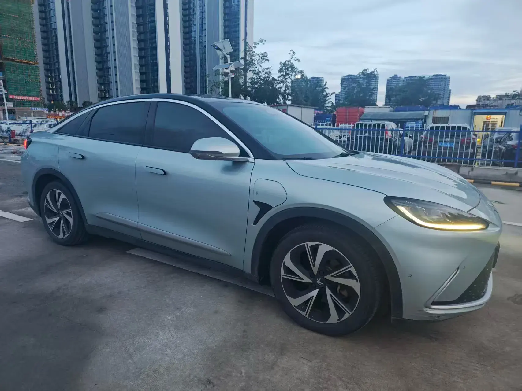 2022 ARCFOX ΑS thumbnail 3