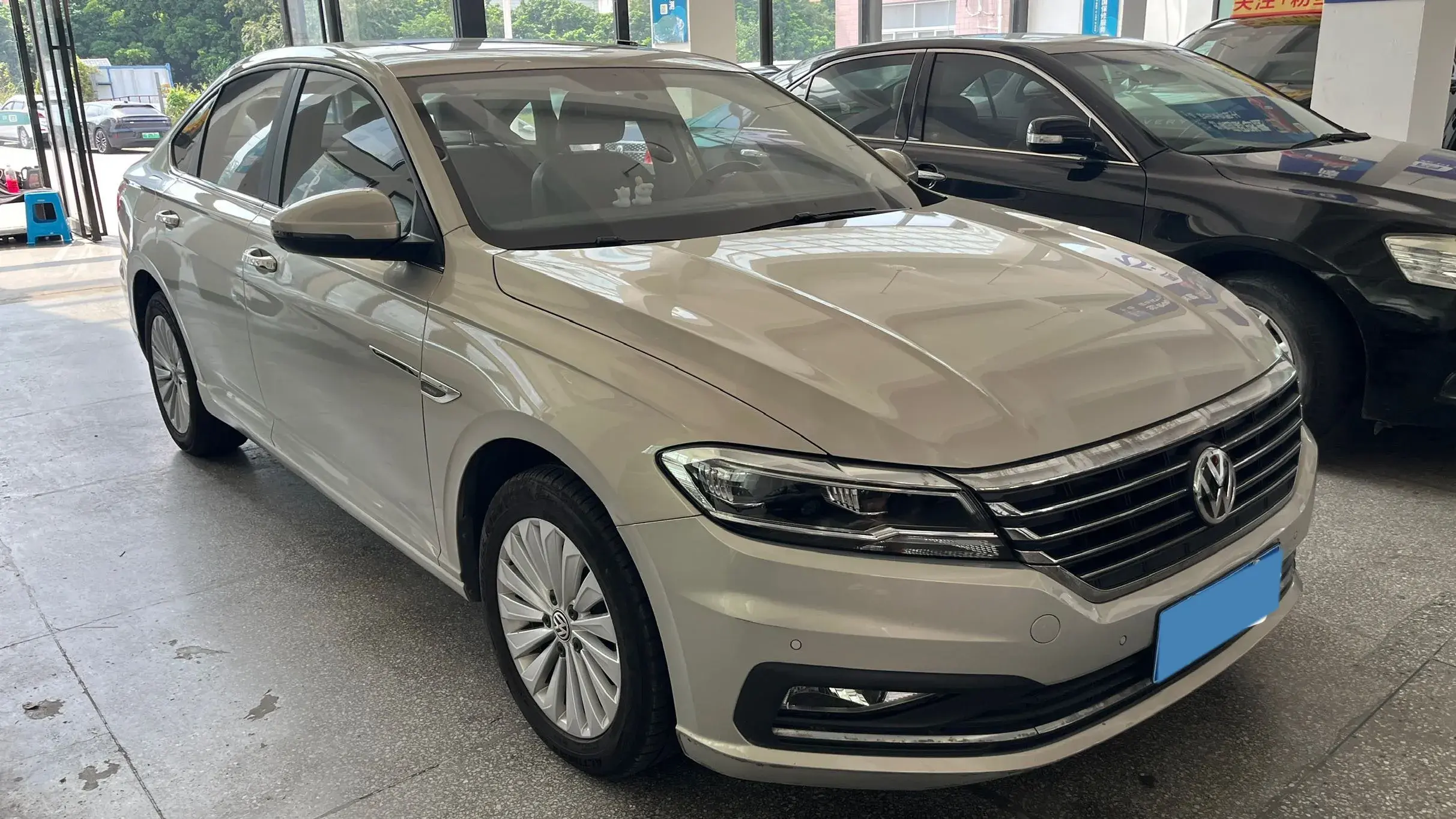 2019 VOLKSWAGEN LAVIDA thumbnail 3